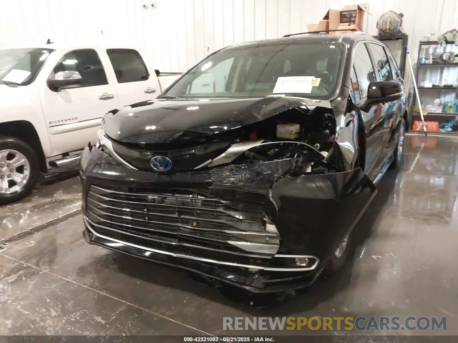 6 Photograph of a damaged car 5TDESKFC3RS145914 TOYOTA SIENNA 2024