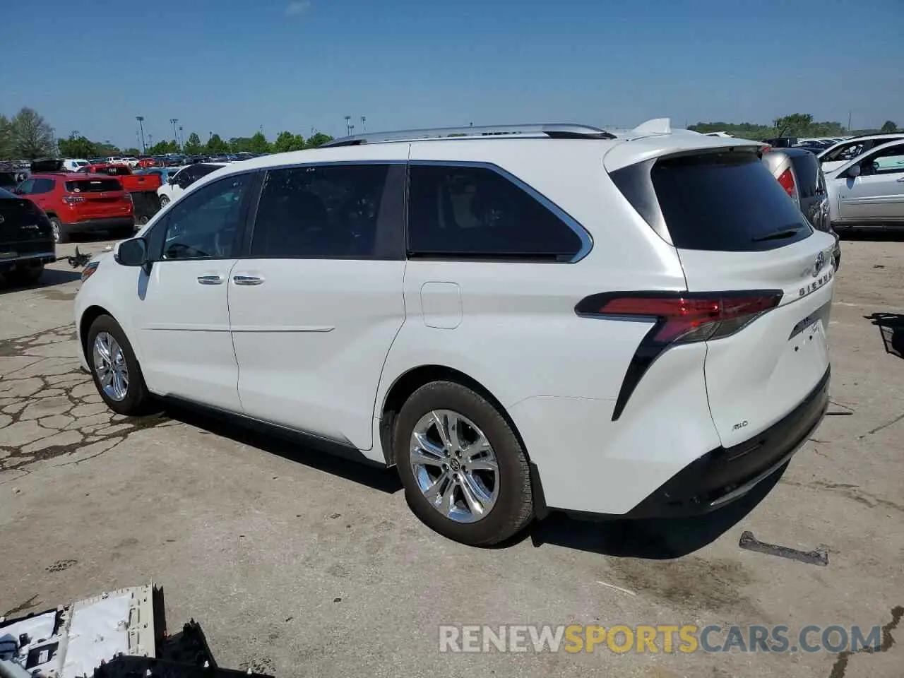 2 Photograph of a damaged car 5TDESKFC5RS142111 TOYOTA SIENNA 2024