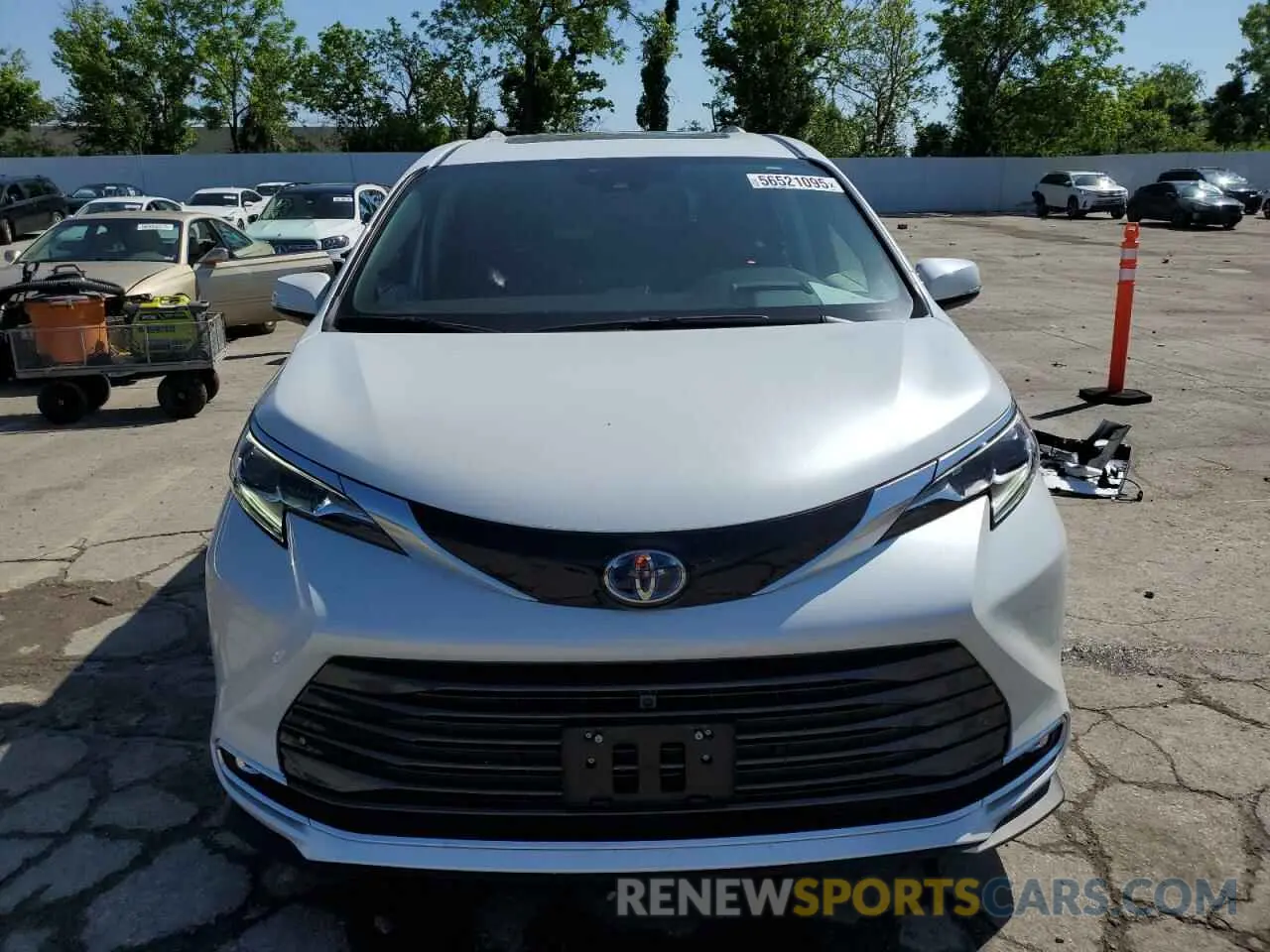 5 Photograph of a damaged car 5TDESKFC5RS142111 TOYOTA SIENNA 2024