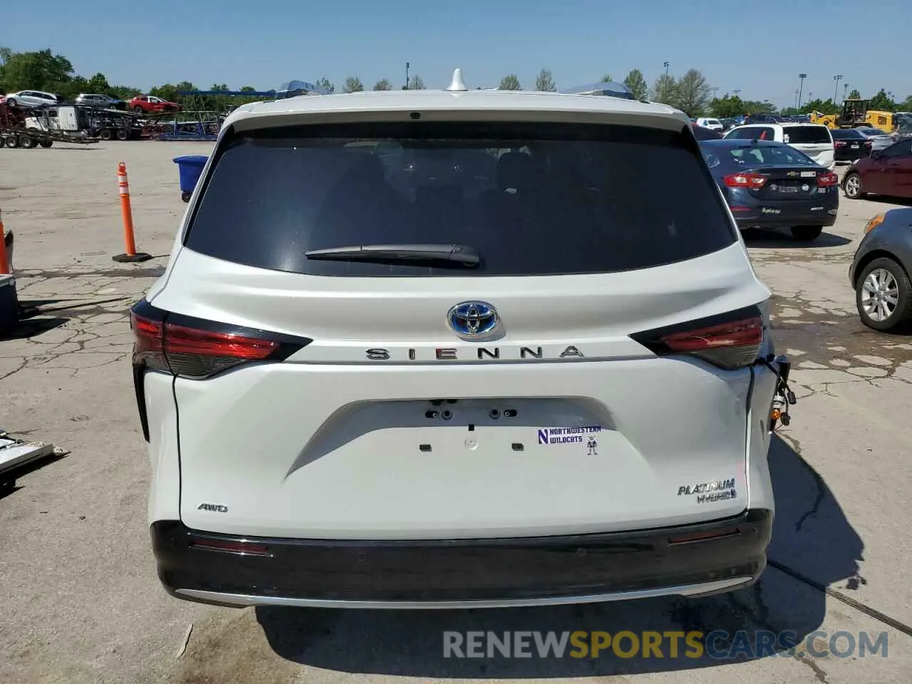 6 Photograph of a damaged car 5TDESKFC5RS142111 TOYOTA SIENNA 2024