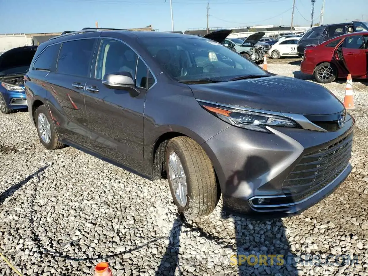 4 Photograph of a damaged car 5TDESKFC6RS149262 TOYOTA SIENNA 2024
