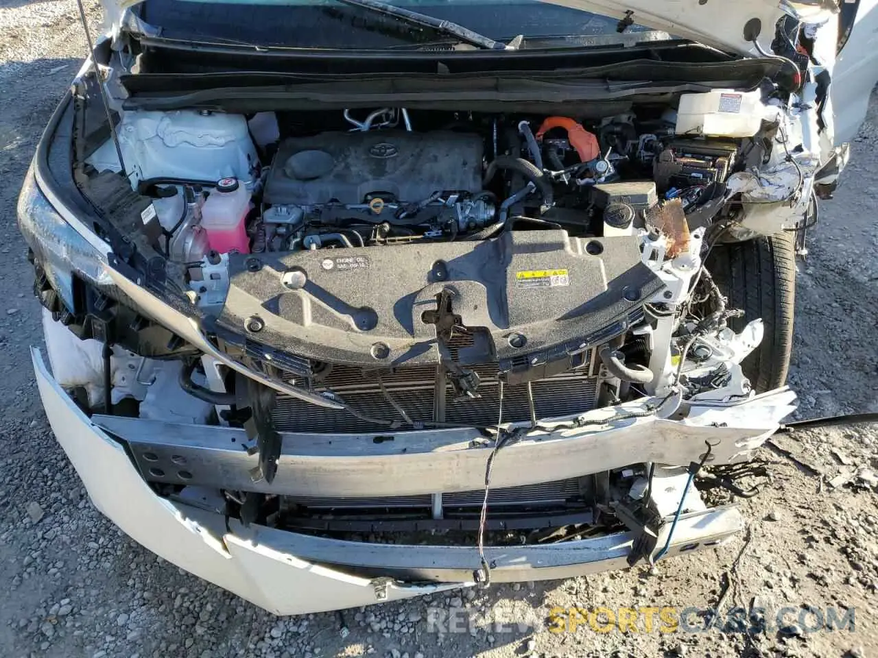 12 Photograph of a damaged car 5TDESKFCXRS113056 TOYOTA SIENNA 2024