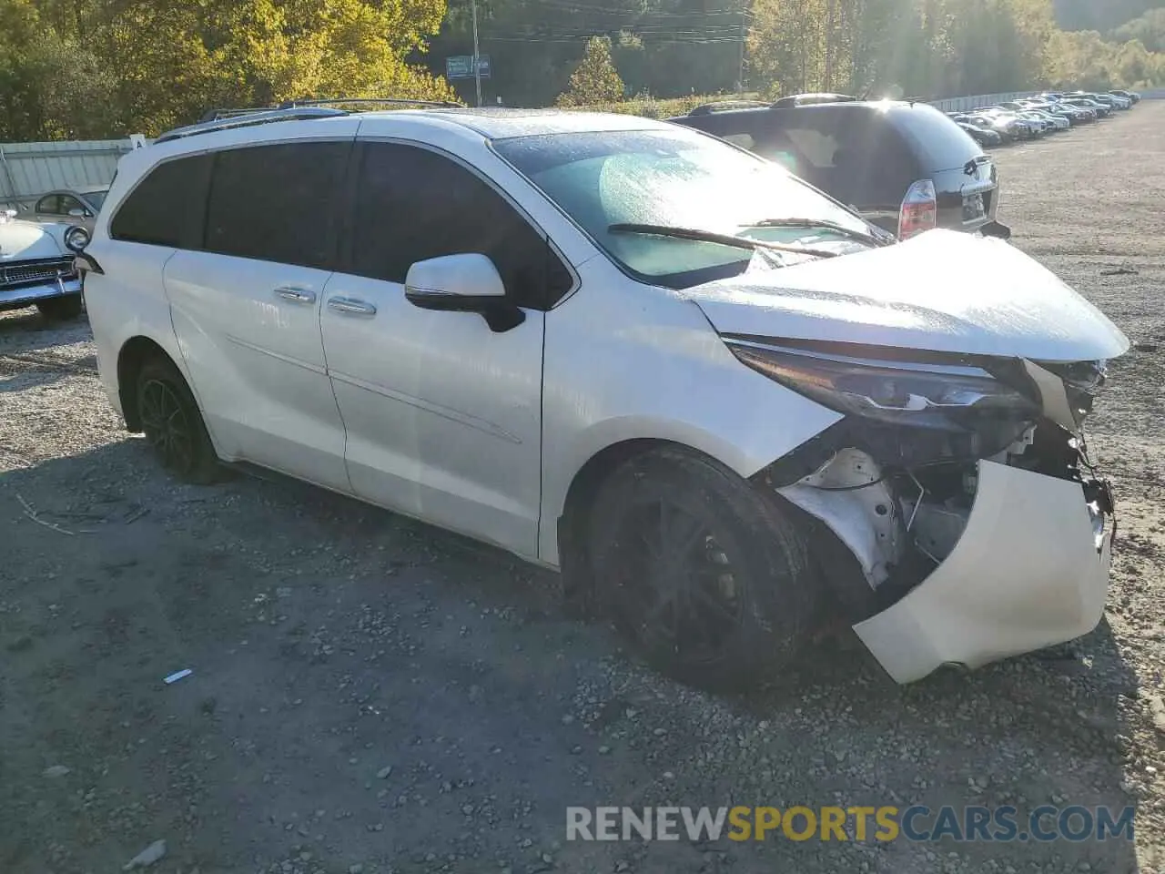 4 Photograph of a damaged car 5TDESKFCXRS113056 TOYOTA SIENNA 2024