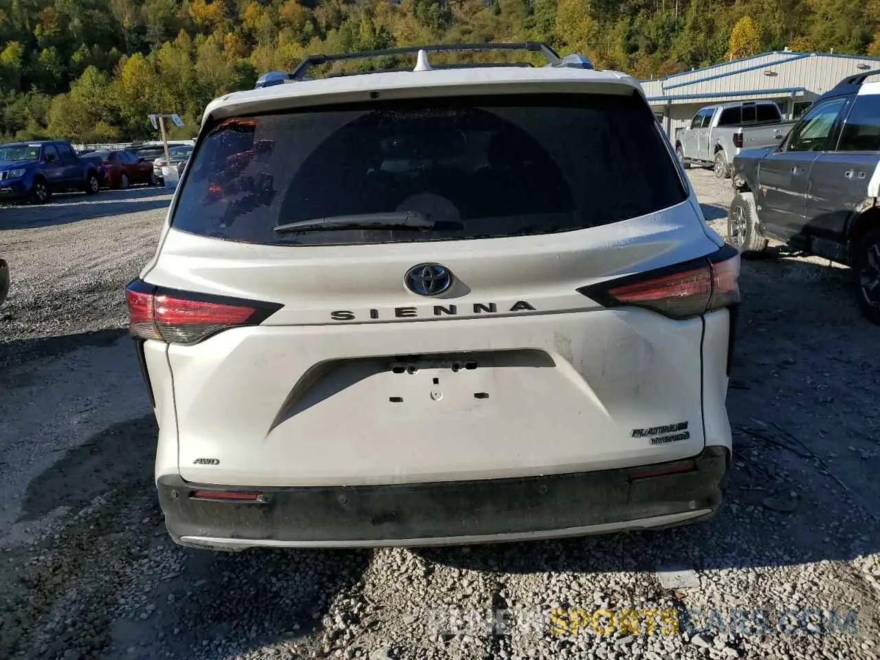 6 Photograph of a damaged car 5TDESKFCXRS113056 TOYOTA SIENNA 2024