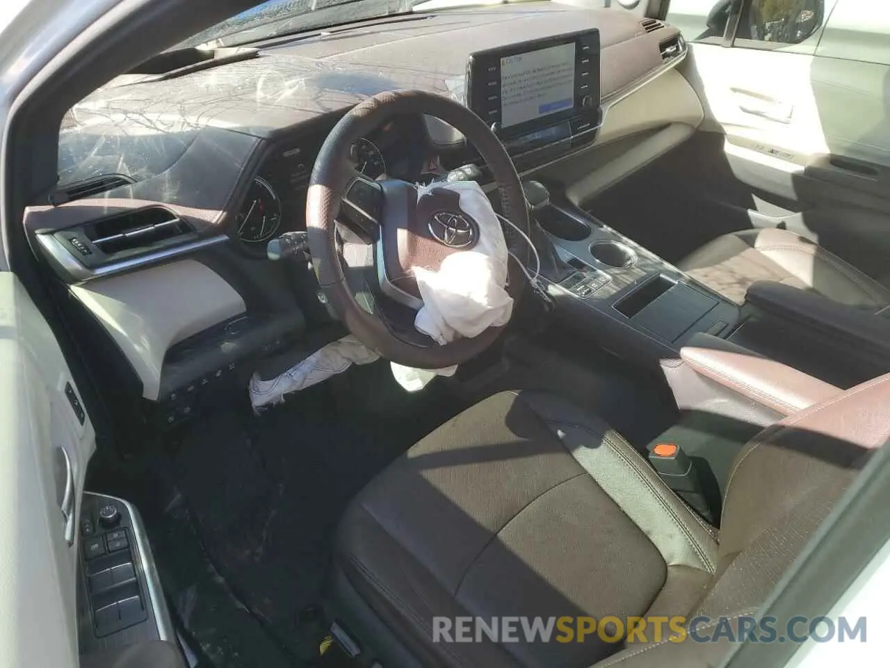8 Photograph of a damaged car 5TDESKFCXRS113056 TOYOTA SIENNA 2024