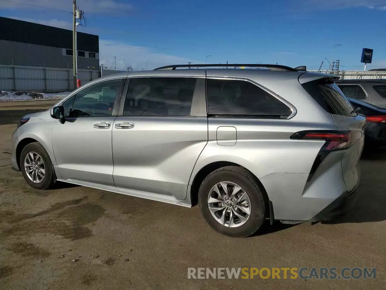 2 Photograph of a damaged car 5TDGRKEC7RS197259 TOYOTA SIENNA 2024
