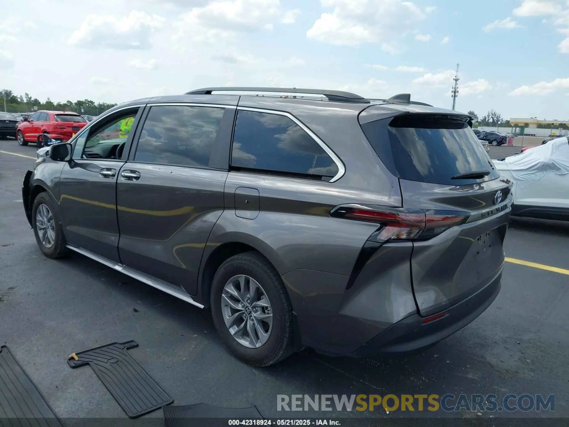 3 Photograph of a damaged car 5TDJRKEC7RS219623 TOYOTA SIENNA 2024