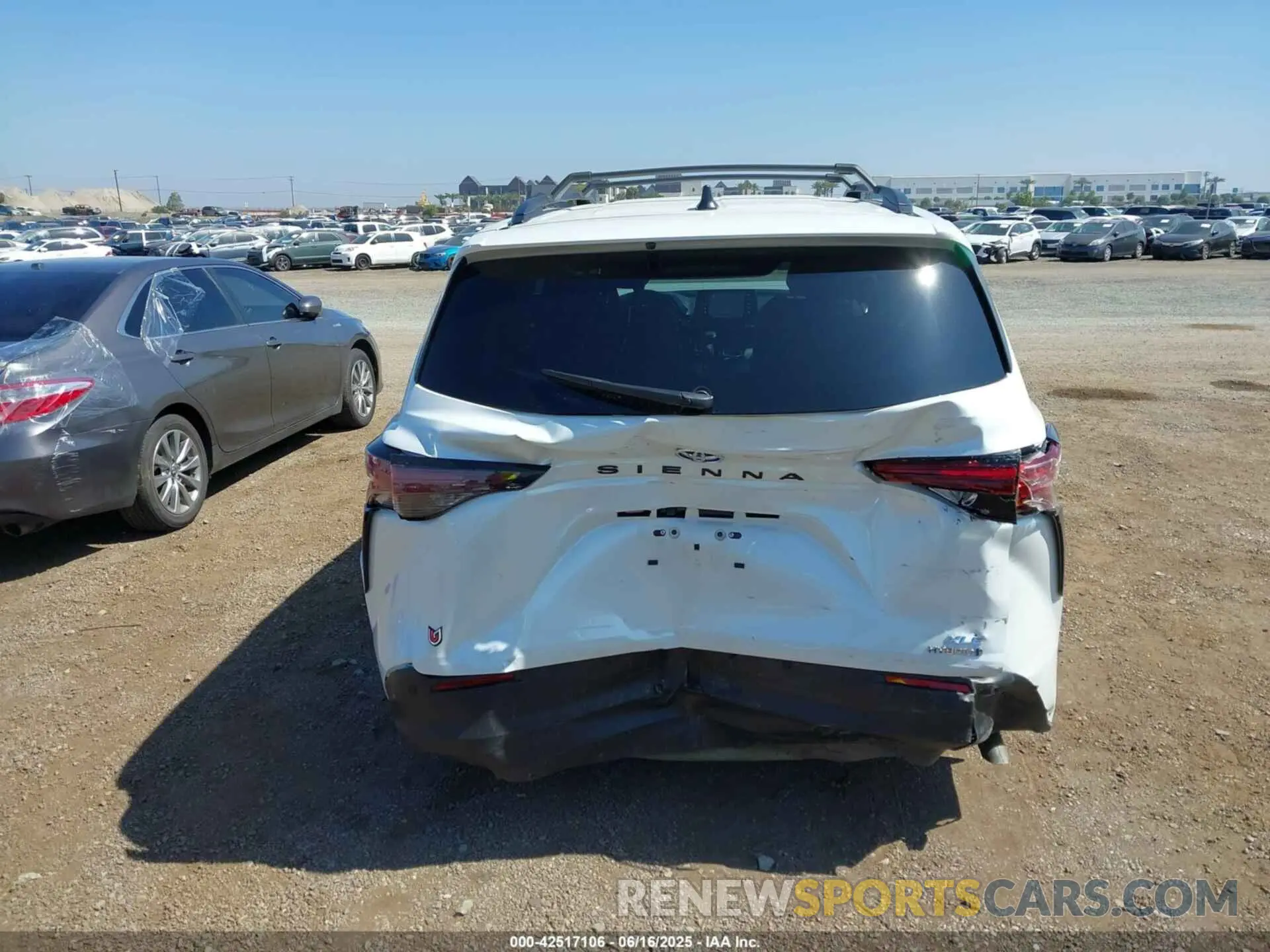 16 Photograph of a damaged car 5TDJRKEC8RS220344 TOYOTA SIENNA 2024