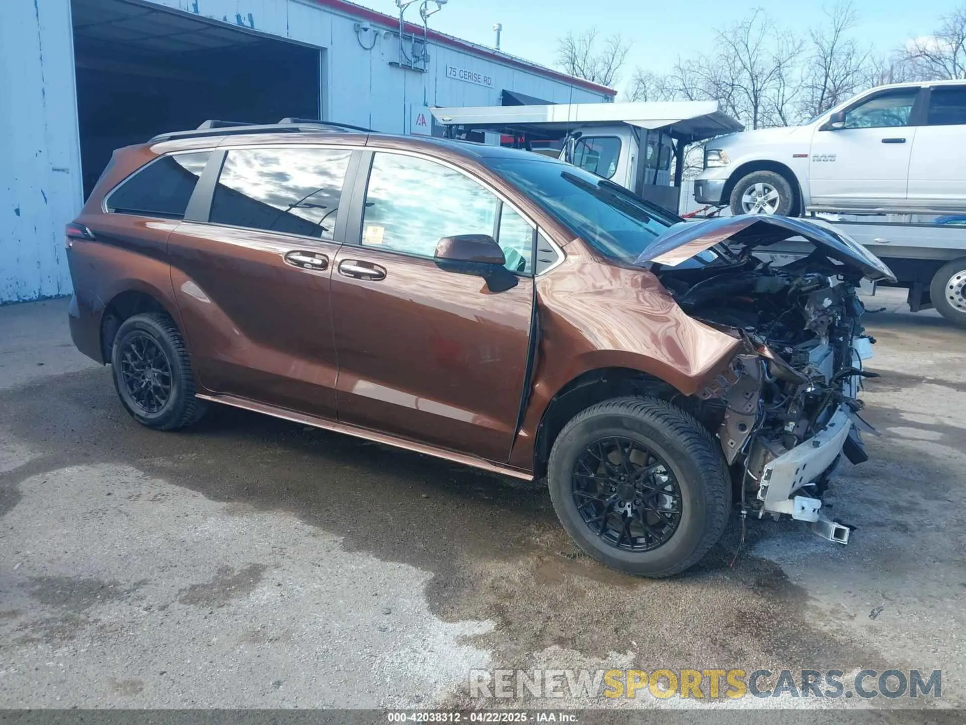 1 Photograph of a damaged car 5TDJSKFC5RS149767 TOYOTA SIENNA 2024