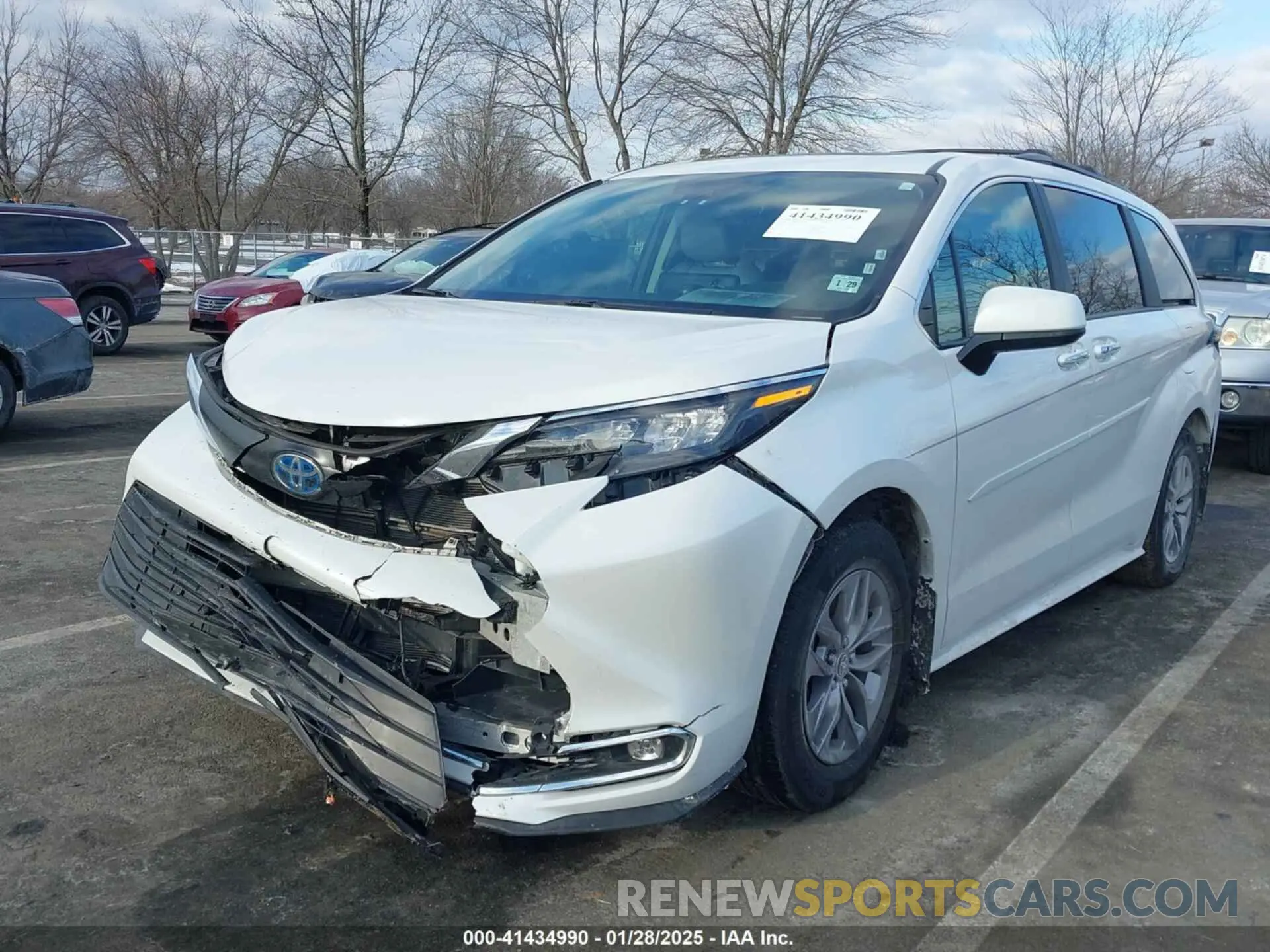 2 Photograph of a damaged car 5TDJSKFC6RS119094 TOYOTA SIENNA 2024