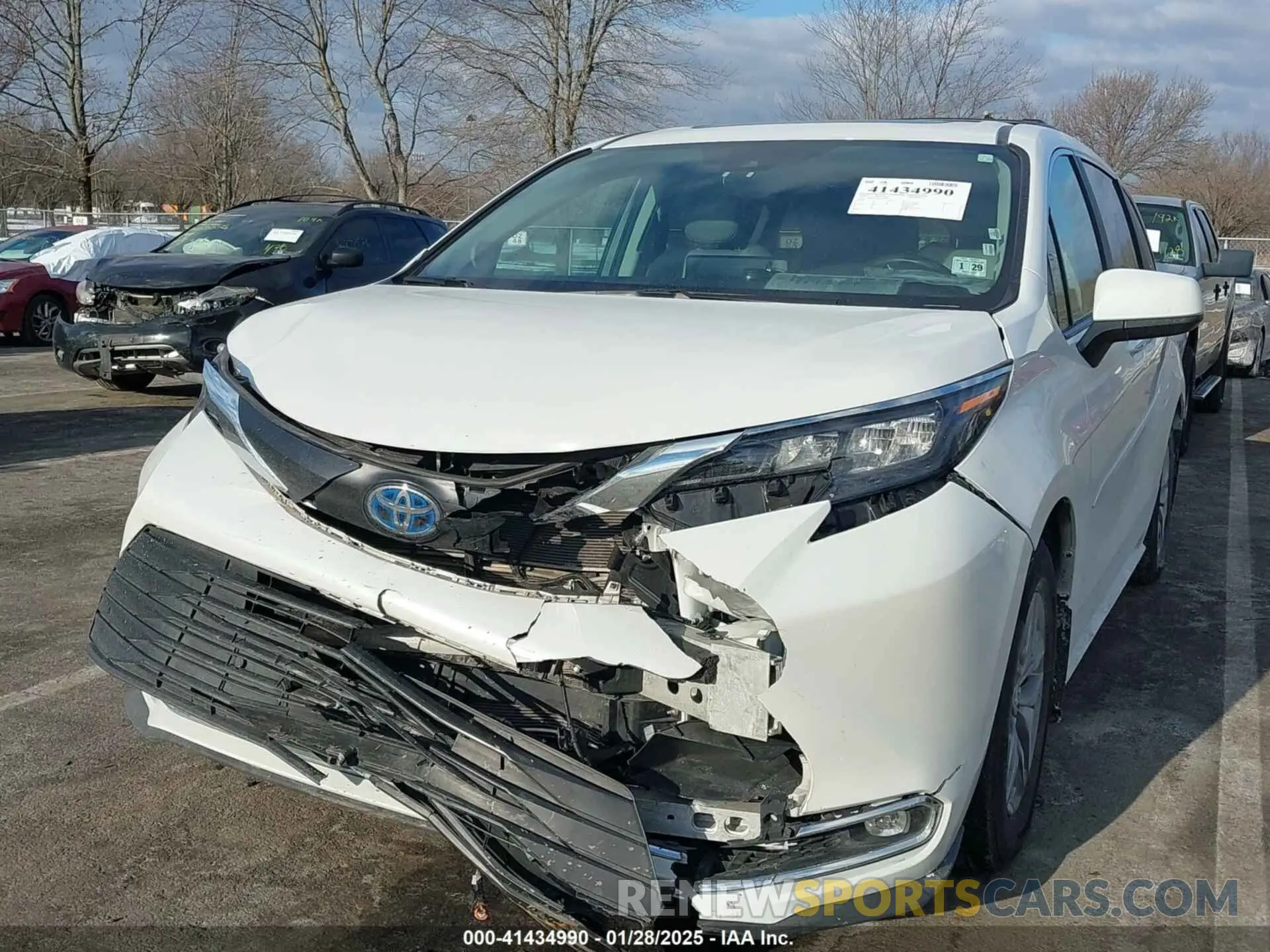 6 Photograph of a damaged car 5TDJSKFC6RS119094 TOYOTA SIENNA 2024