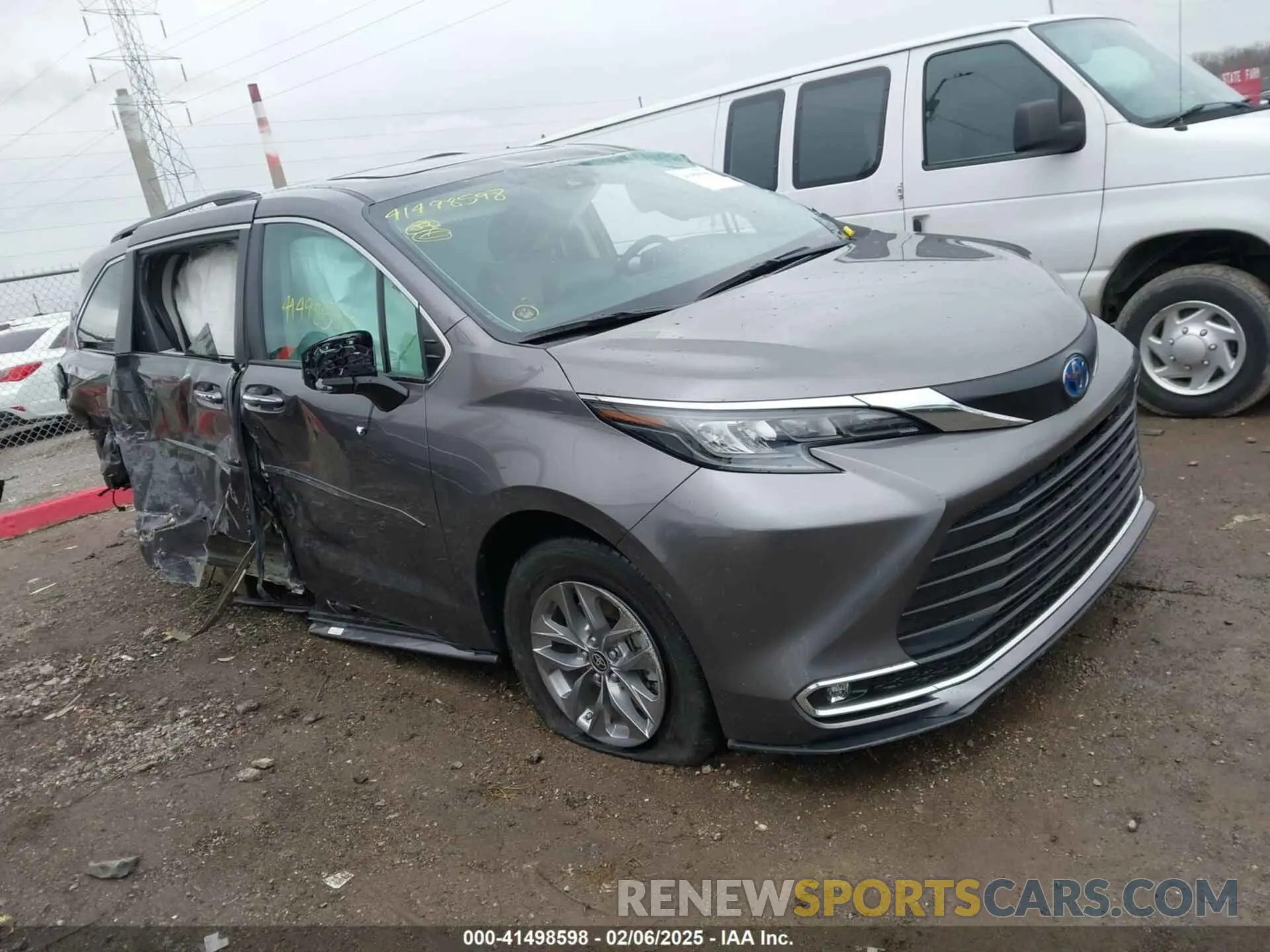 1 Photograph of a damaged car 5TDJSKFC8RS134633 TOYOTA SIENNA 2024