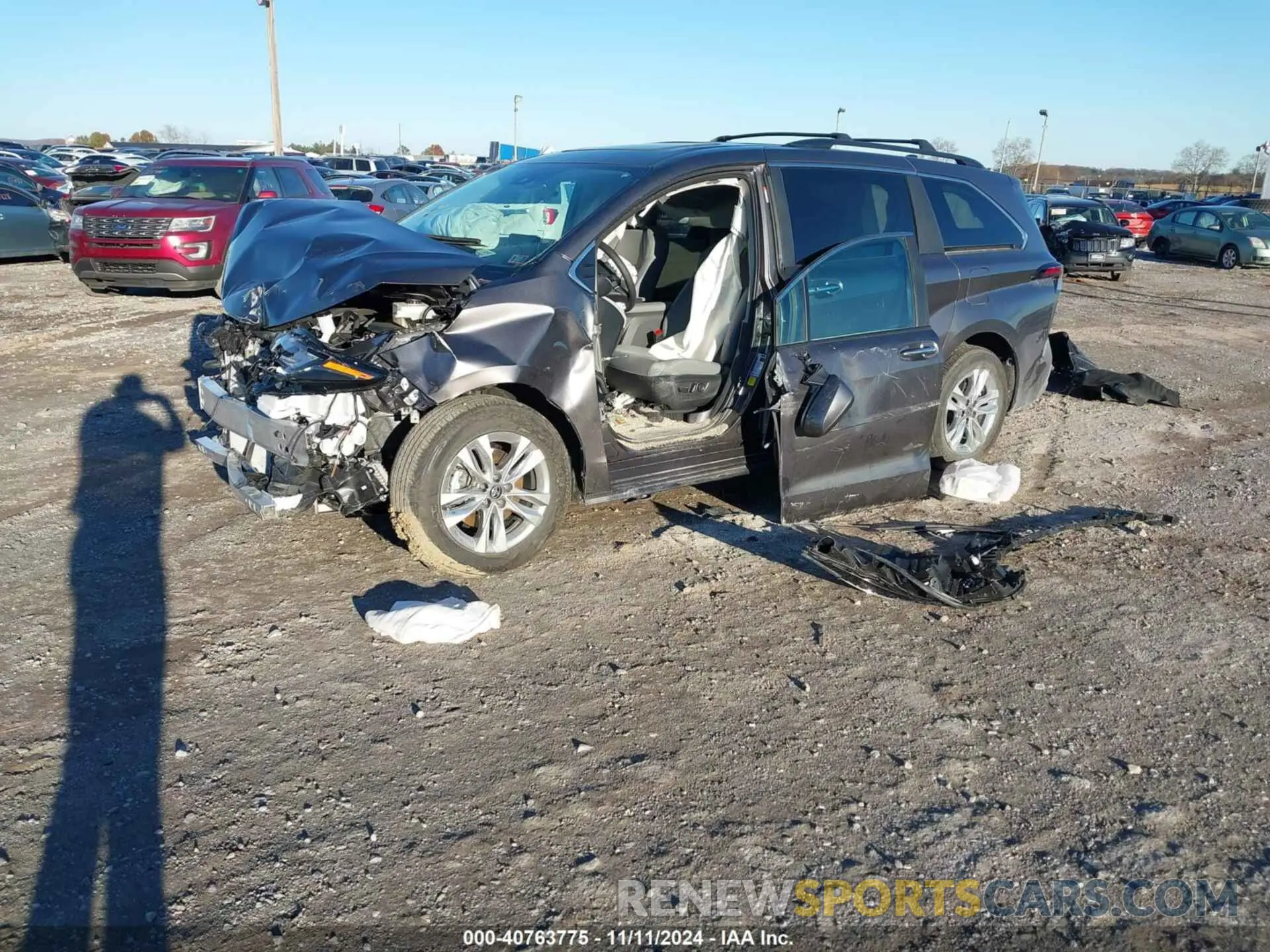 17 Photograph of a damaged car 5TDJSKFC8RS148886 TOYOTA SIENNA 2024