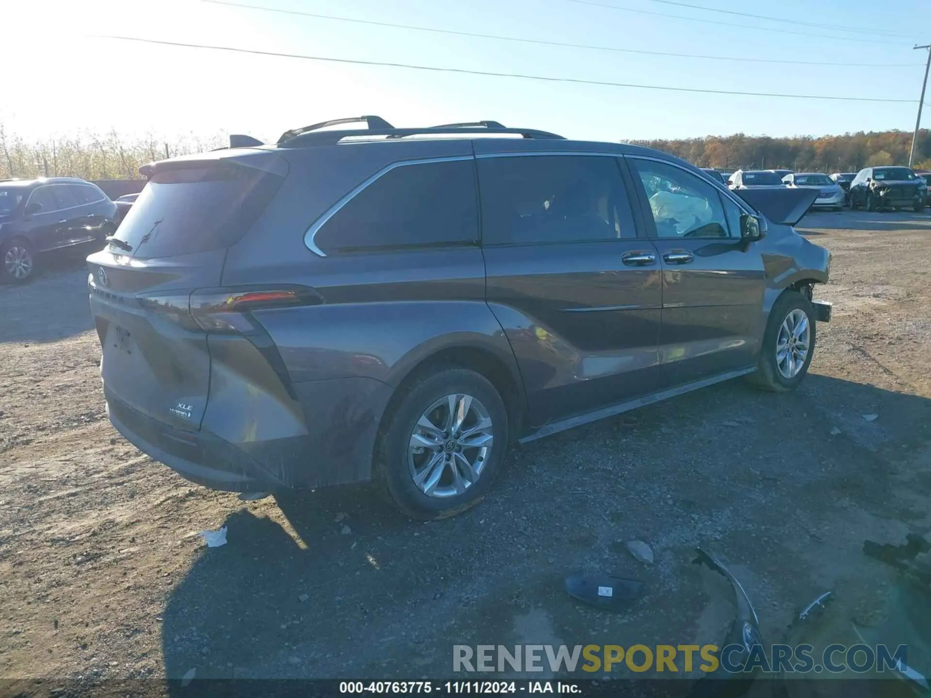 4 Photograph of a damaged car 5TDJSKFC8RS148886 TOYOTA SIENNA 2024