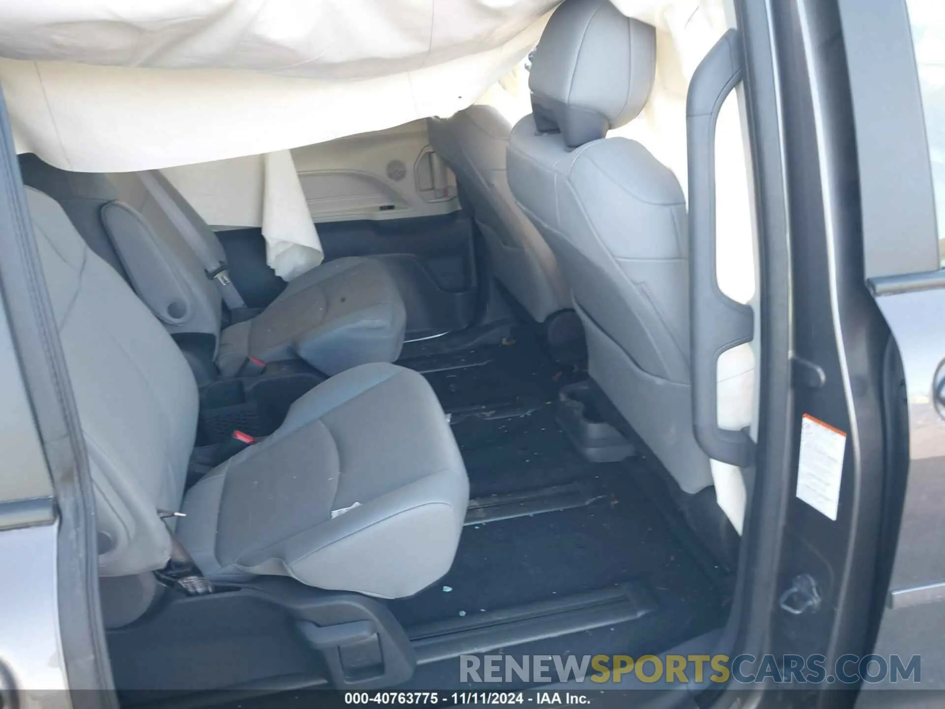 8 Photograph of a damaged car 5TDJSKFC8RS148886 TOYOTA SIENNA 2024