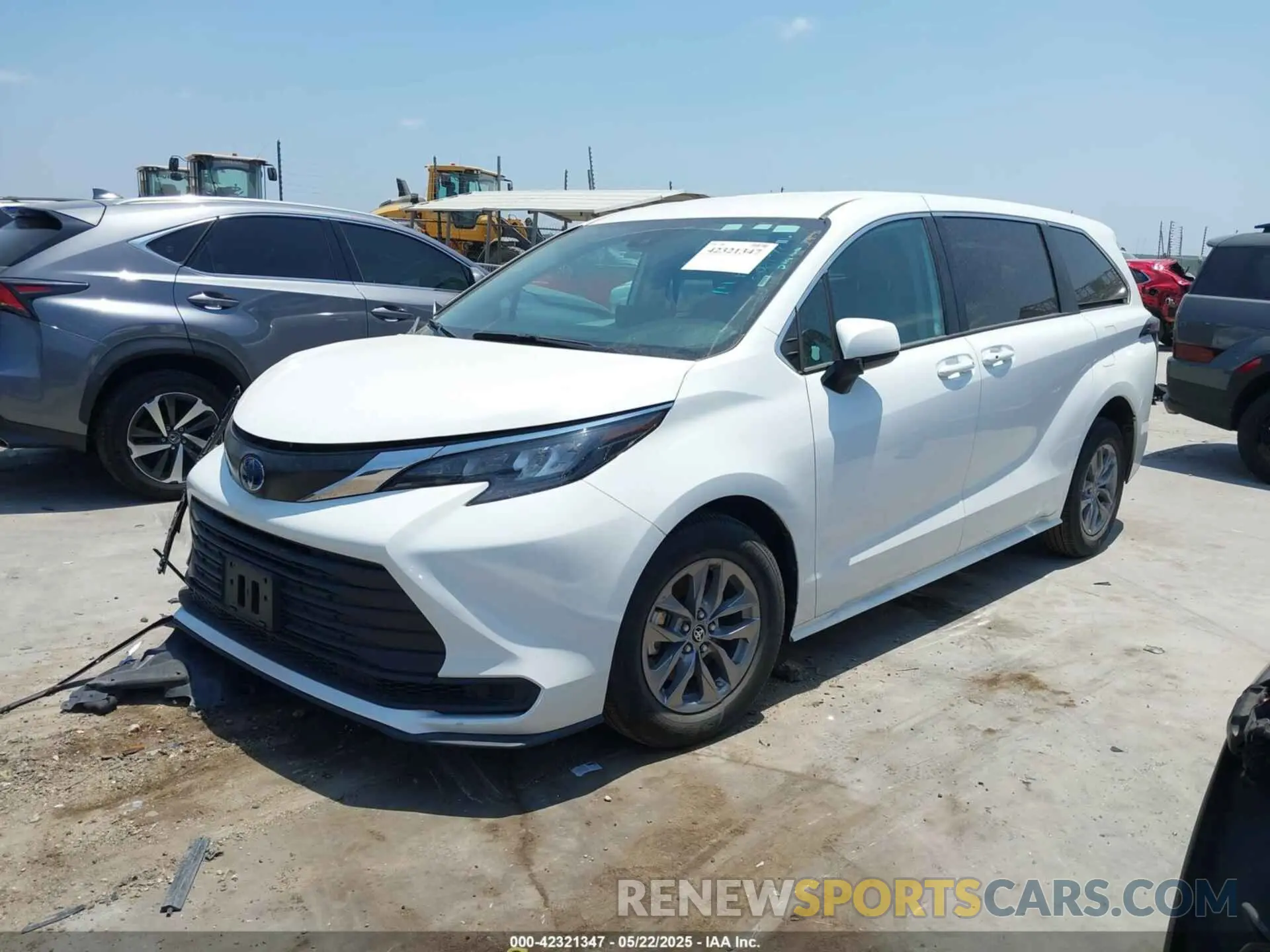 2 Photograph of a damaged car 5TDKRKEC0RS213442 TOYOTA SIENNA 2024