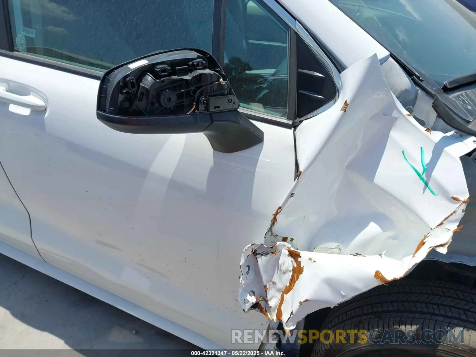 20 Photograph of a damaged car 5TDKRKEC0RS213442 TOYOTA SIENNA 2024