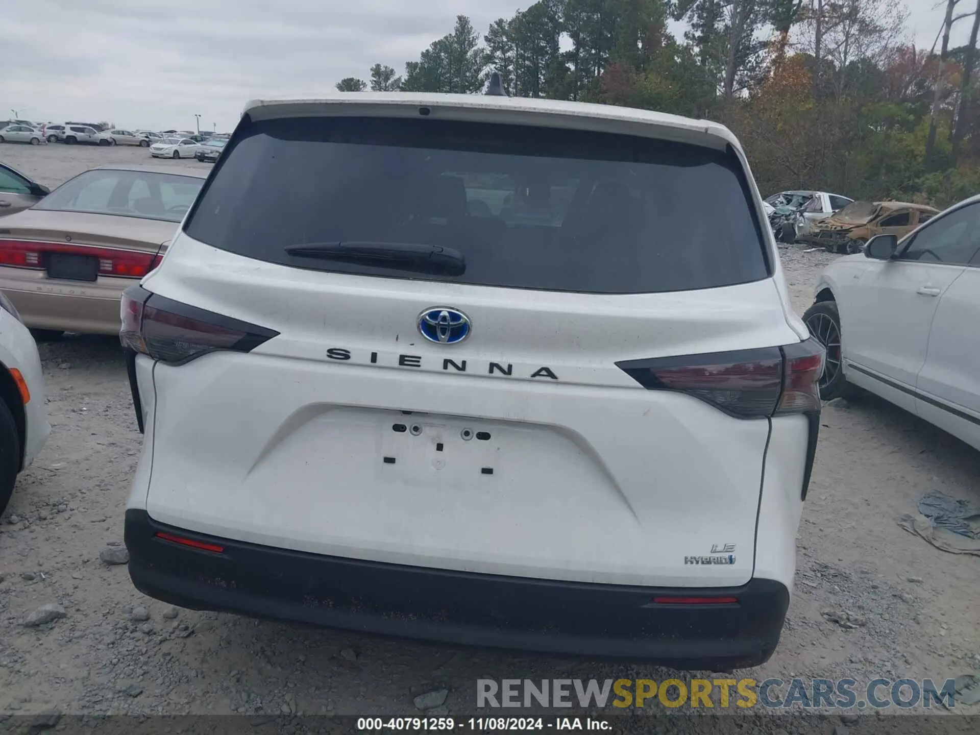 16 Photograph of a damaged car 5TDKRKEC2RS192349 TOYOTA SIENNA 2024