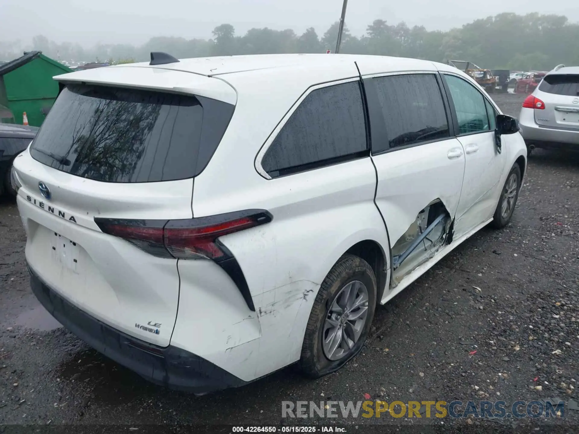 6 Photograph of a damaged car 5TDKRKEC8RS209493 TOYOTA SIENNA 2024