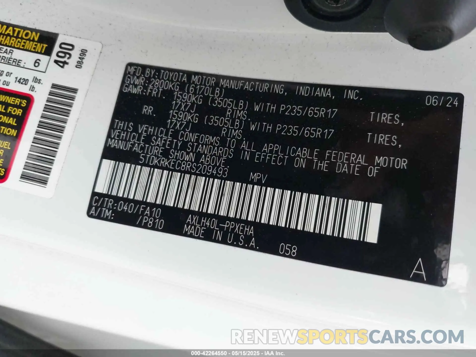 9 Photograph of a damaged car 5TDKRKEC8RS209493 TOYOTA SIENNA 2024