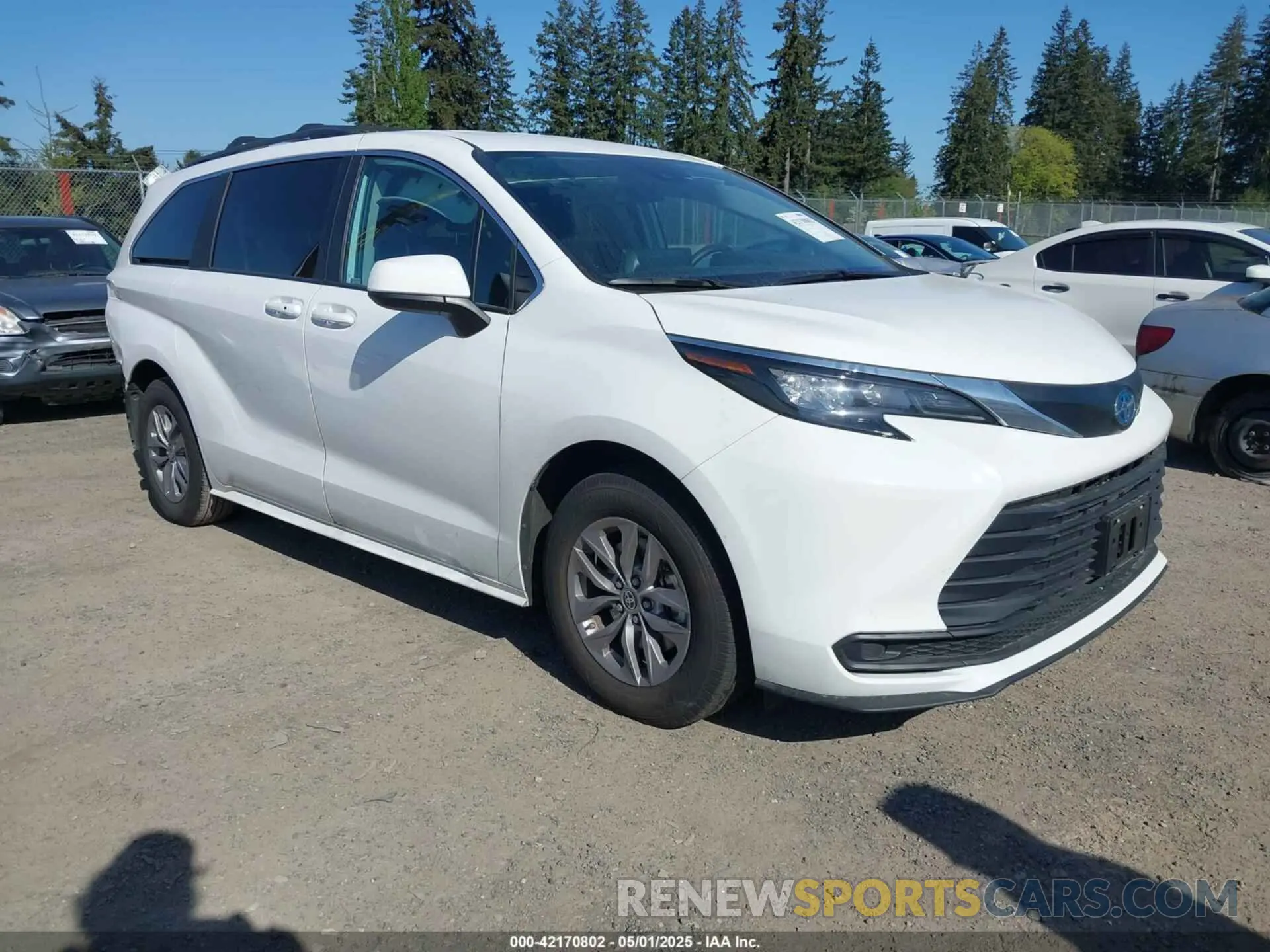 1 Photograph of a damaged car 5TDKSKFC0RS148644 TOYOTA SIENNA 2024