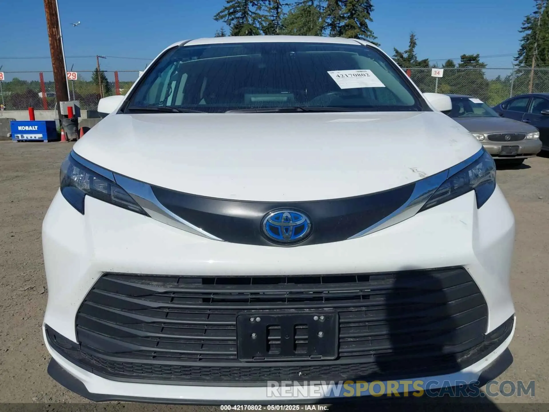 13 Photograph of a damaged car 5TDKSKFC0RS148644 TOYOTA SIENNA 2024