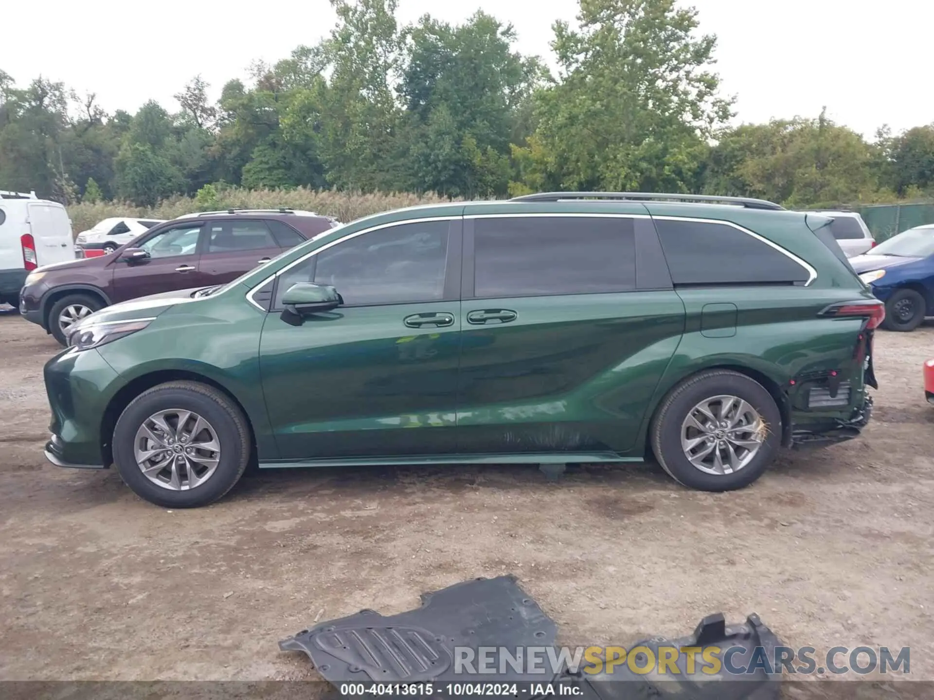 15 Photograph of a damaged car 5TDKSKFC1RS129035 TOYOTA SIENNA 2024