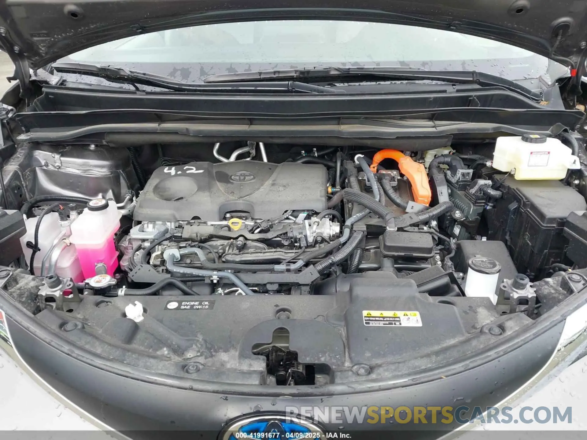 10 Photograph of a damaged car 5TDKSKFC6RS140774 TOYOTA SIENNA 2024