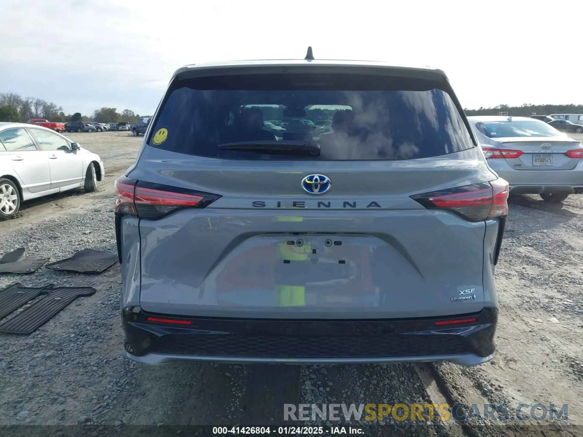16 Photograph of a damaged car 5TDXRKEC0RS199029 TOYOTA SIENNA 2024