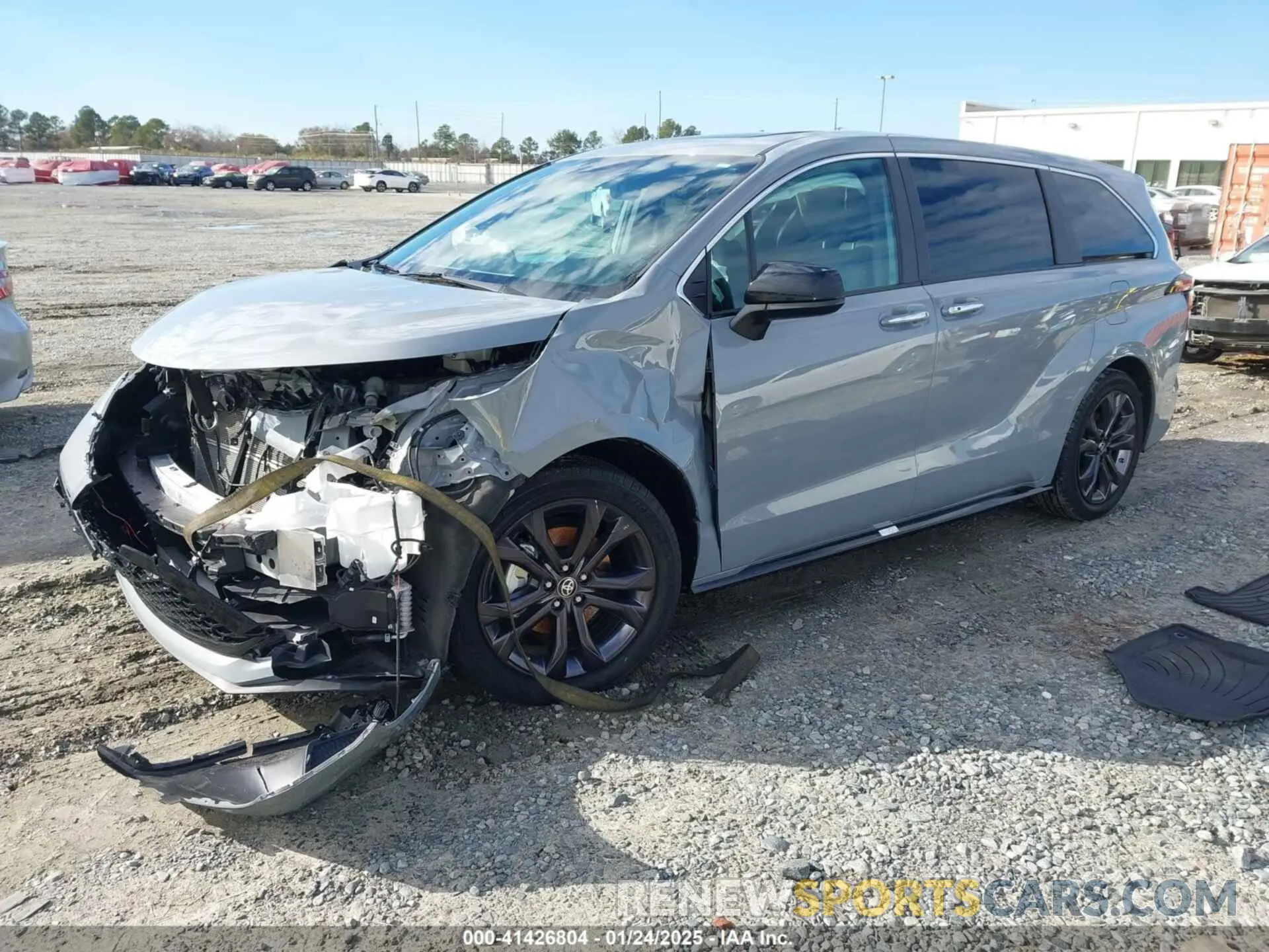 2 Photograph of a damaged car 5TDXRKEC0RS199029 TOYOTA SIENNA 2024