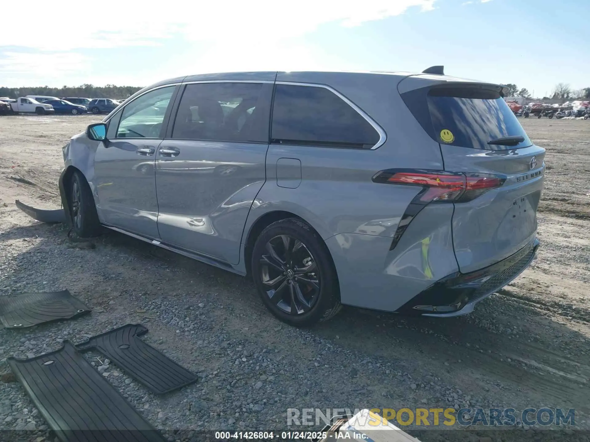 3 Photograph of a damaged car 5TDXRKEC0RS199029 TOYOTA SIENNA 2024