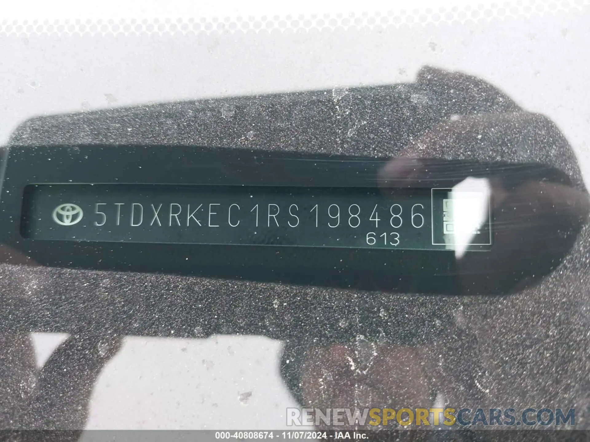17 Photograph of a damaged car 5TDXRKEC1RS198486 TOYOTA SIENNA 2024