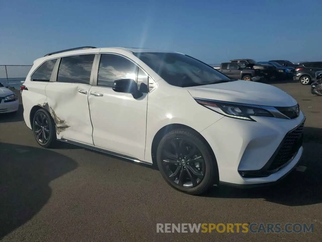 4 Photograph of a damaged car 5TDXRKEC1RS218431 TOYOTA SIENNA 2024