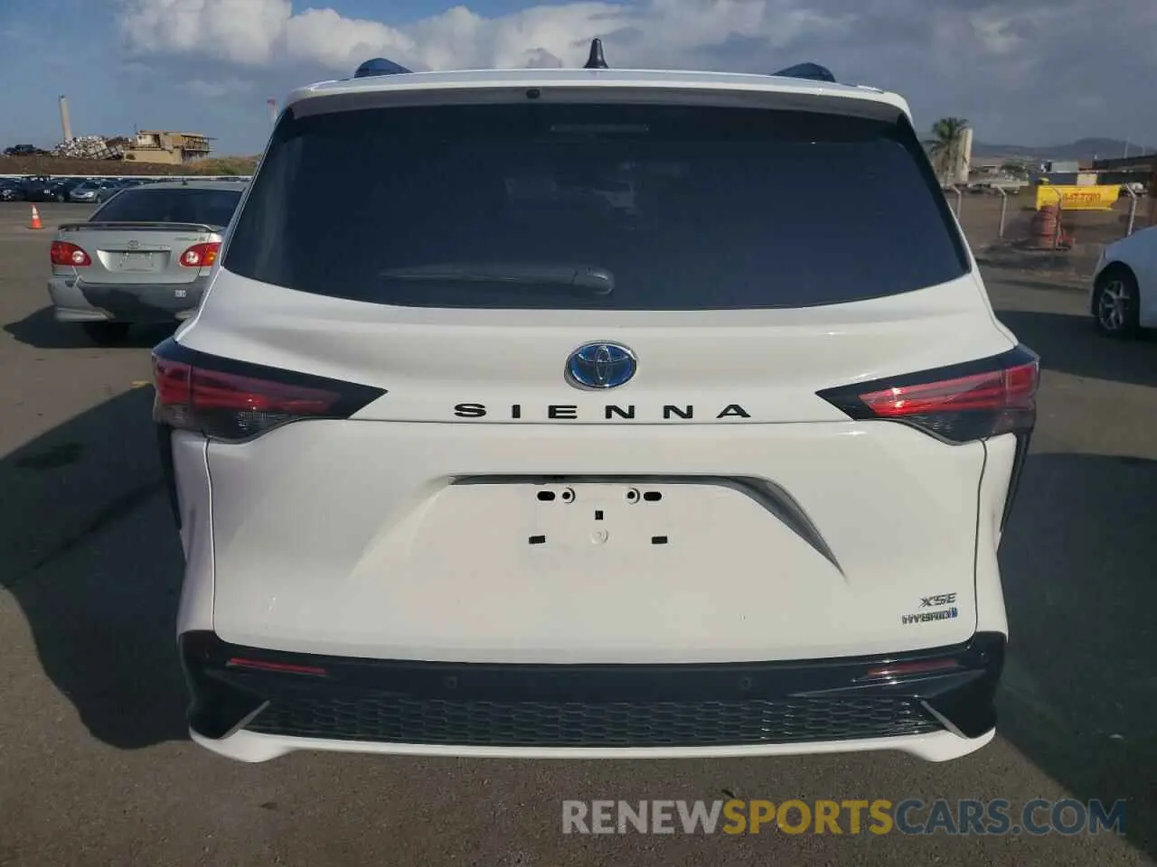 6 Photograph of a damaged car 5TDXRKEC1RS218431 TOYOTA SIENNA 2024
