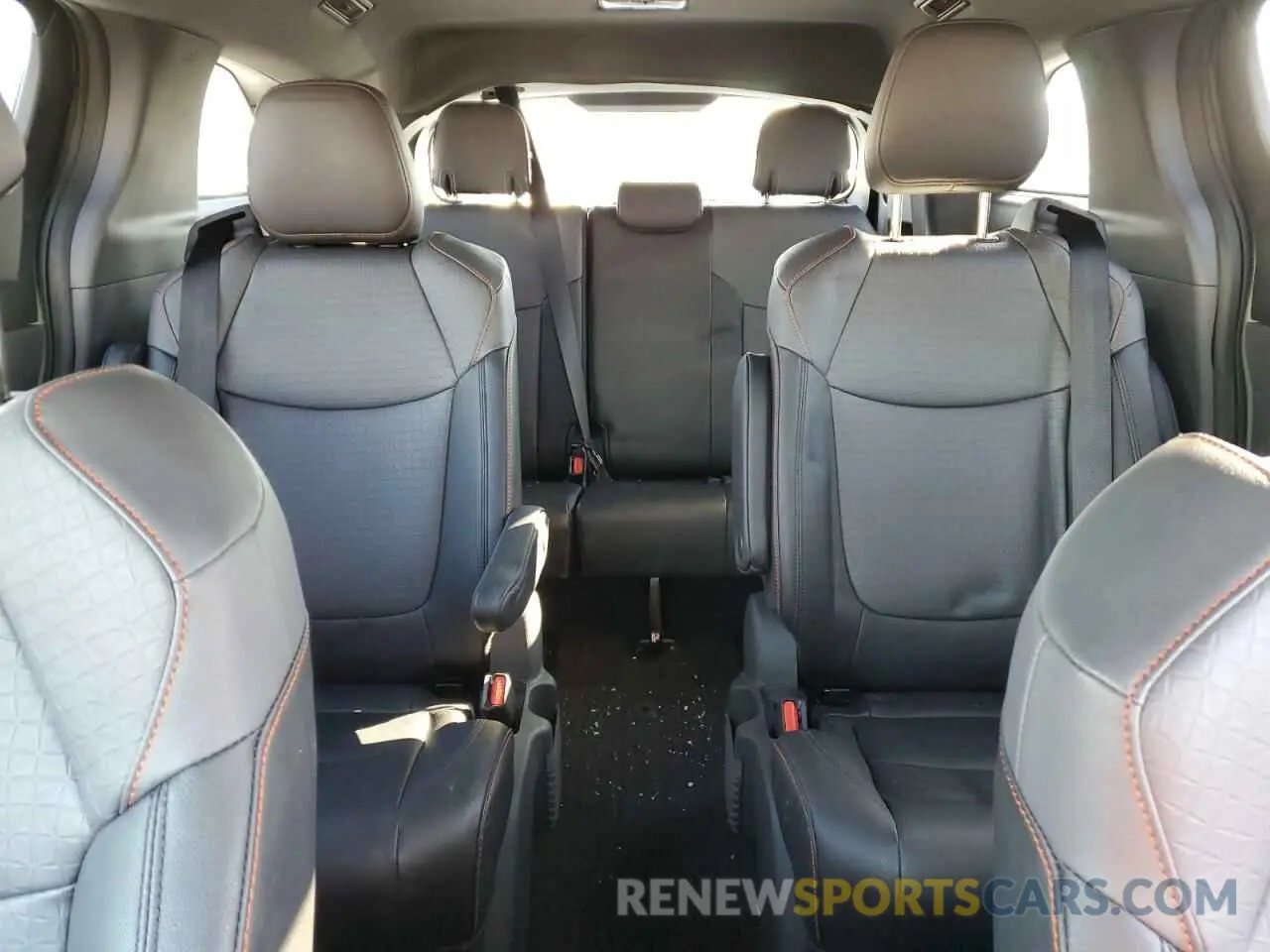 10 Photograph of a damaged car 5TDXRKEC2RS187433 TOYOTA SIENNA 2024