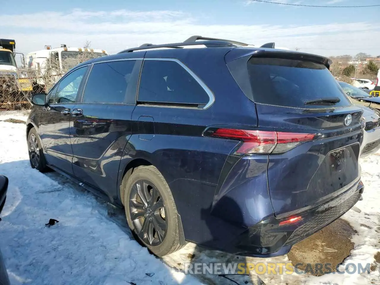 2 Photograph of a damaged car 5TDXRKEC2RS187433 TOYOTA SIENNA 2024