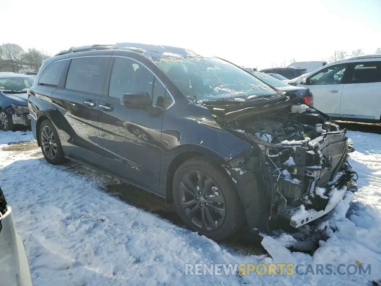 4 Photograph of a damaged car 5TDXRKEC2RS187433 TOYOTA SIENNA 2024