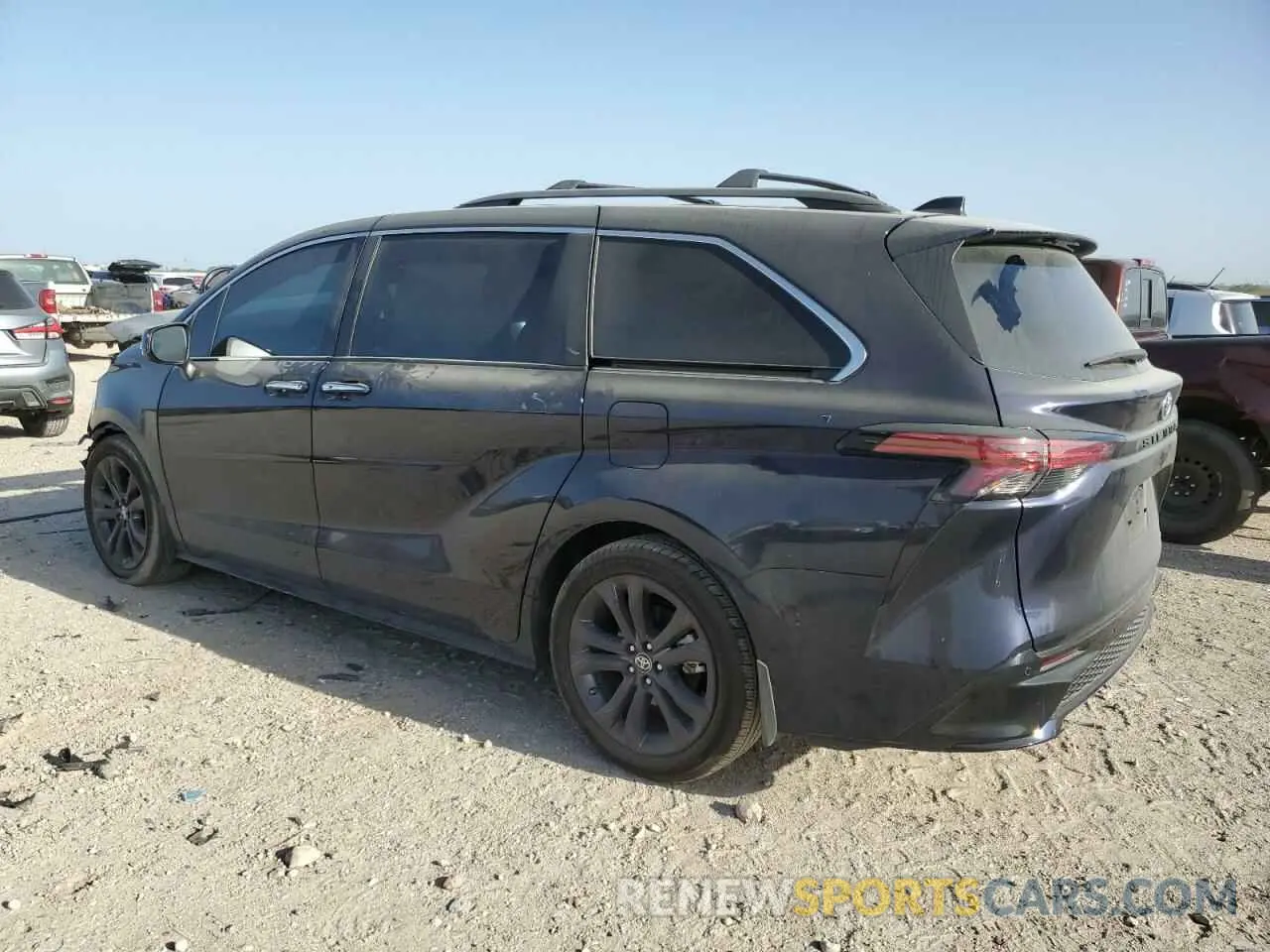 2 Photograph of a damaged car 5TDXRKECXRS217830 TOYOTA SIENNA 2024