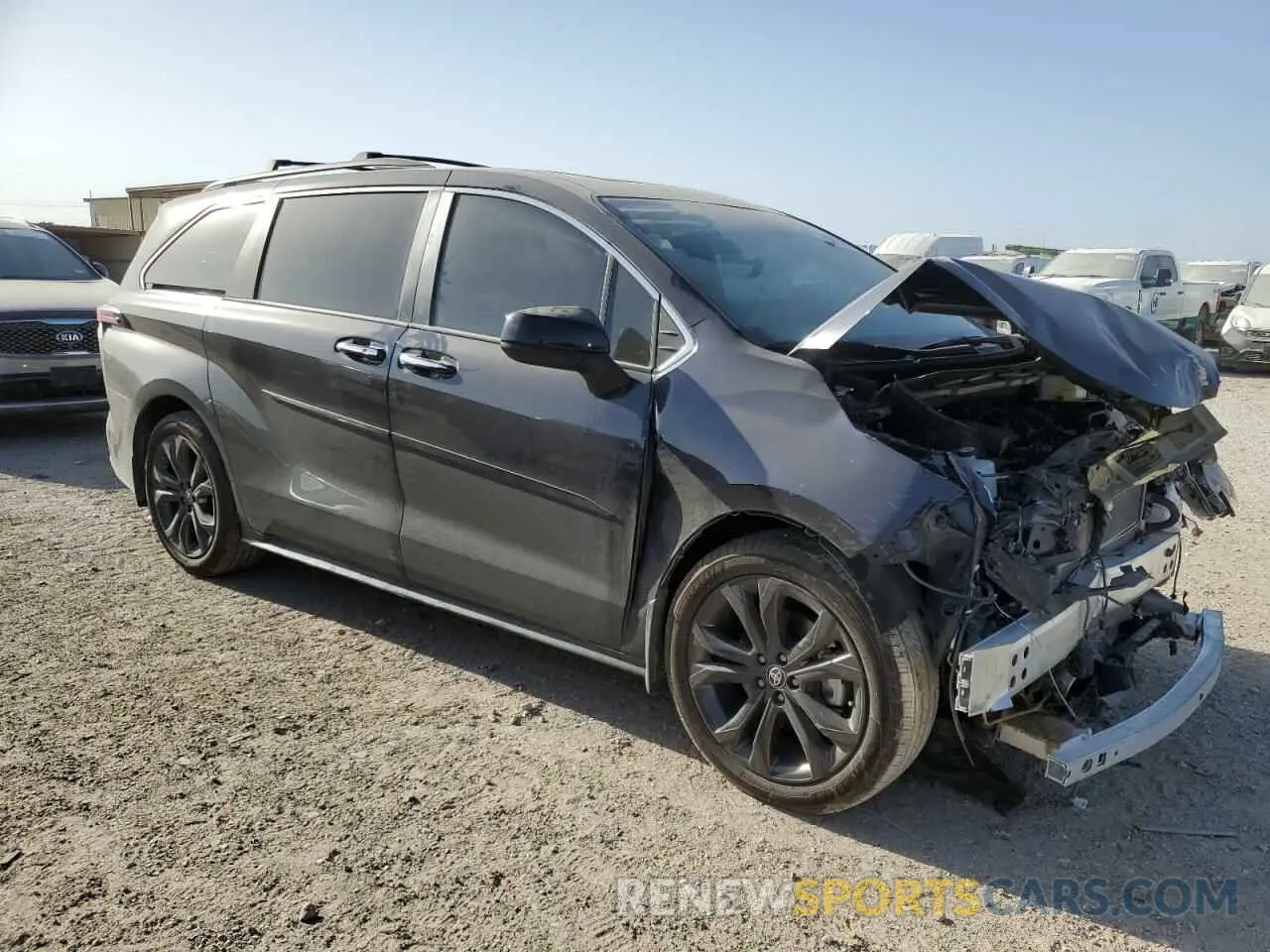 4 Photograph of a damaged car 5TDXRKECXRS217830 TOYOTA SIENNA 2024