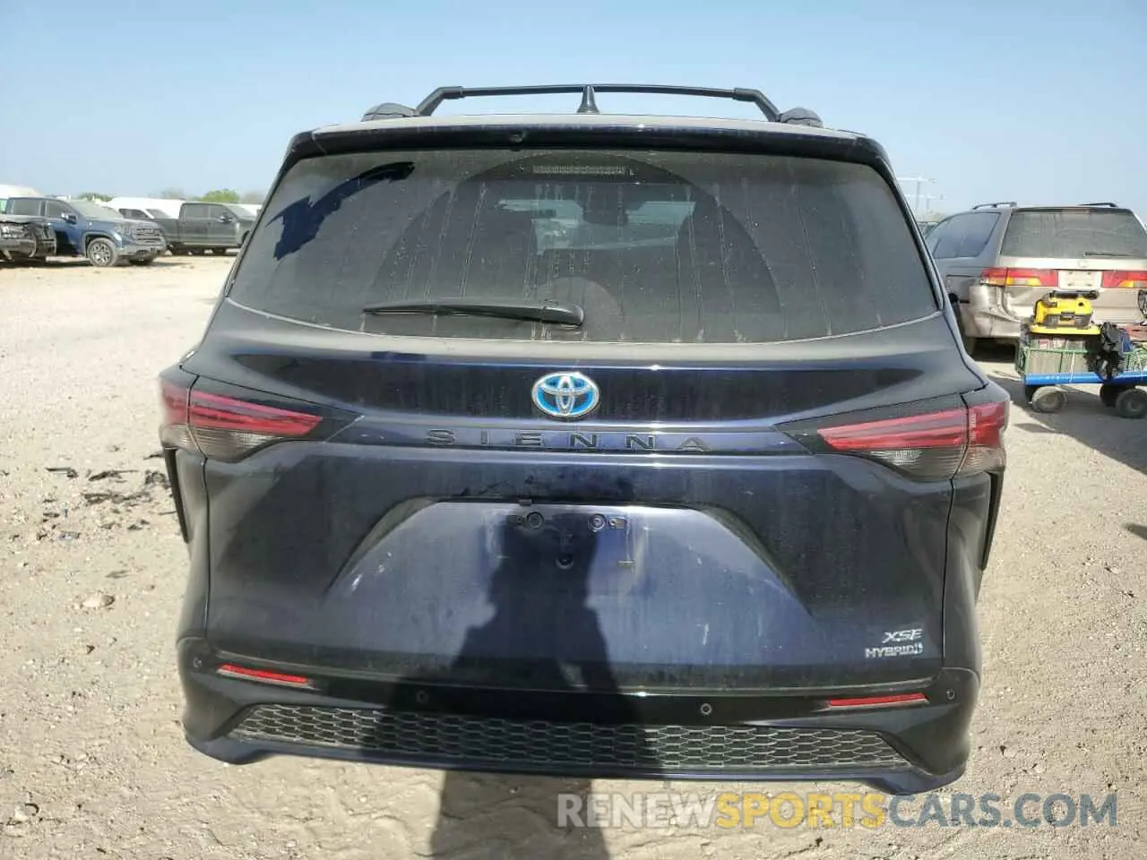 6 Photograph of a damaged car 5TDXRKECXRS217830 TOYOTA SIENNA 2024