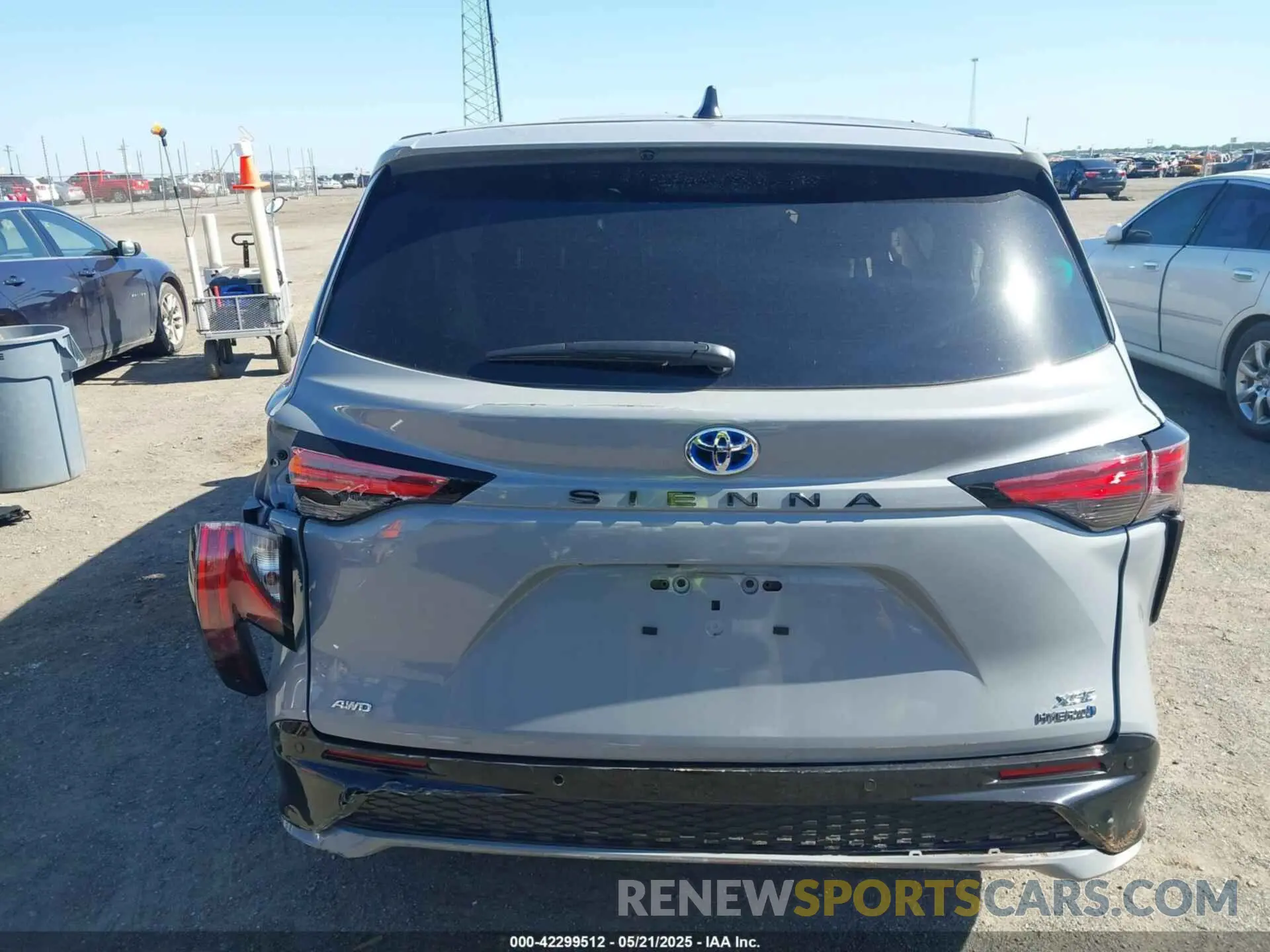 16 Photograph of a damaged car 5TDXSKFC0RS135429 TOYOTA SIENNA 2024