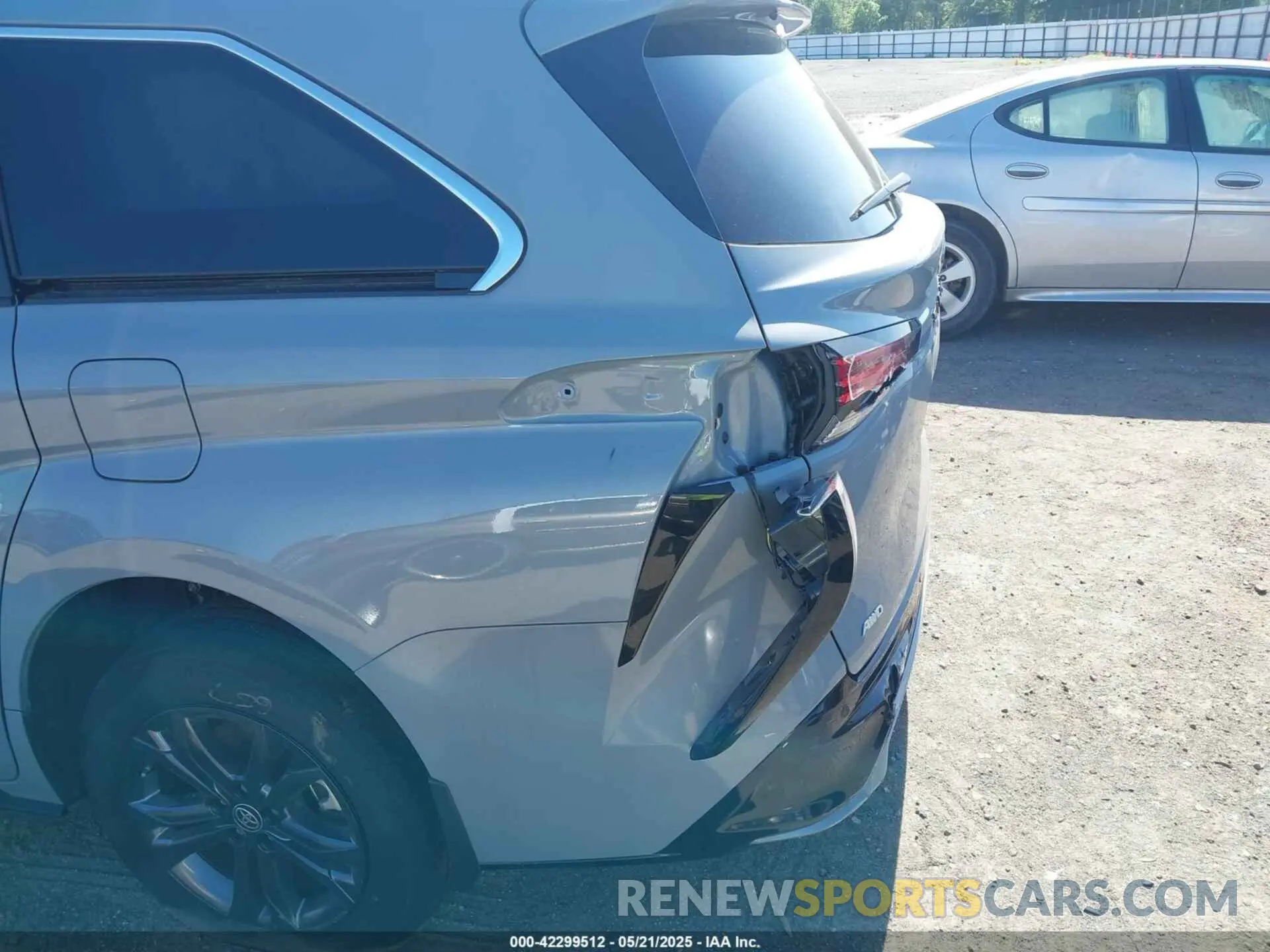 20 Photograph of a damaged car 5TDXSKFC0RS135429 TOYOTA SIENNA 2024
