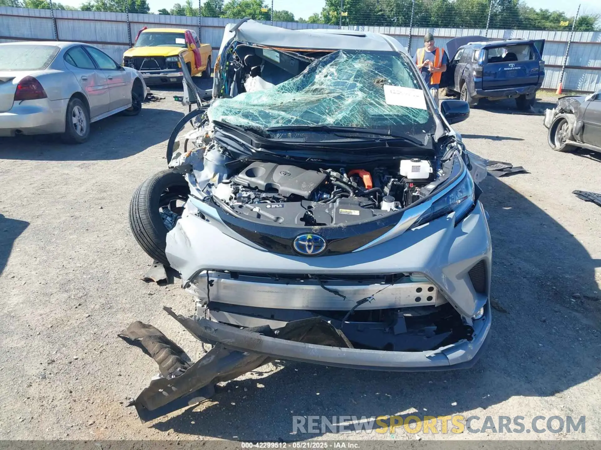 6 Photograph of a damaged car 5TDXSKFC0RS135429 TOYOTA SIENNA 2024