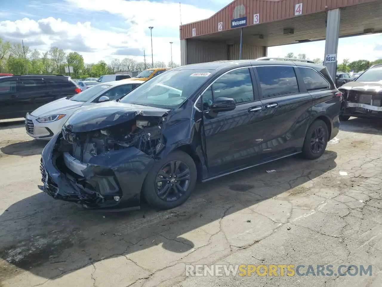 1 Photograph of a damaged car 5TDXSKFC0RS154398 TOYOTA SIENNA 2024