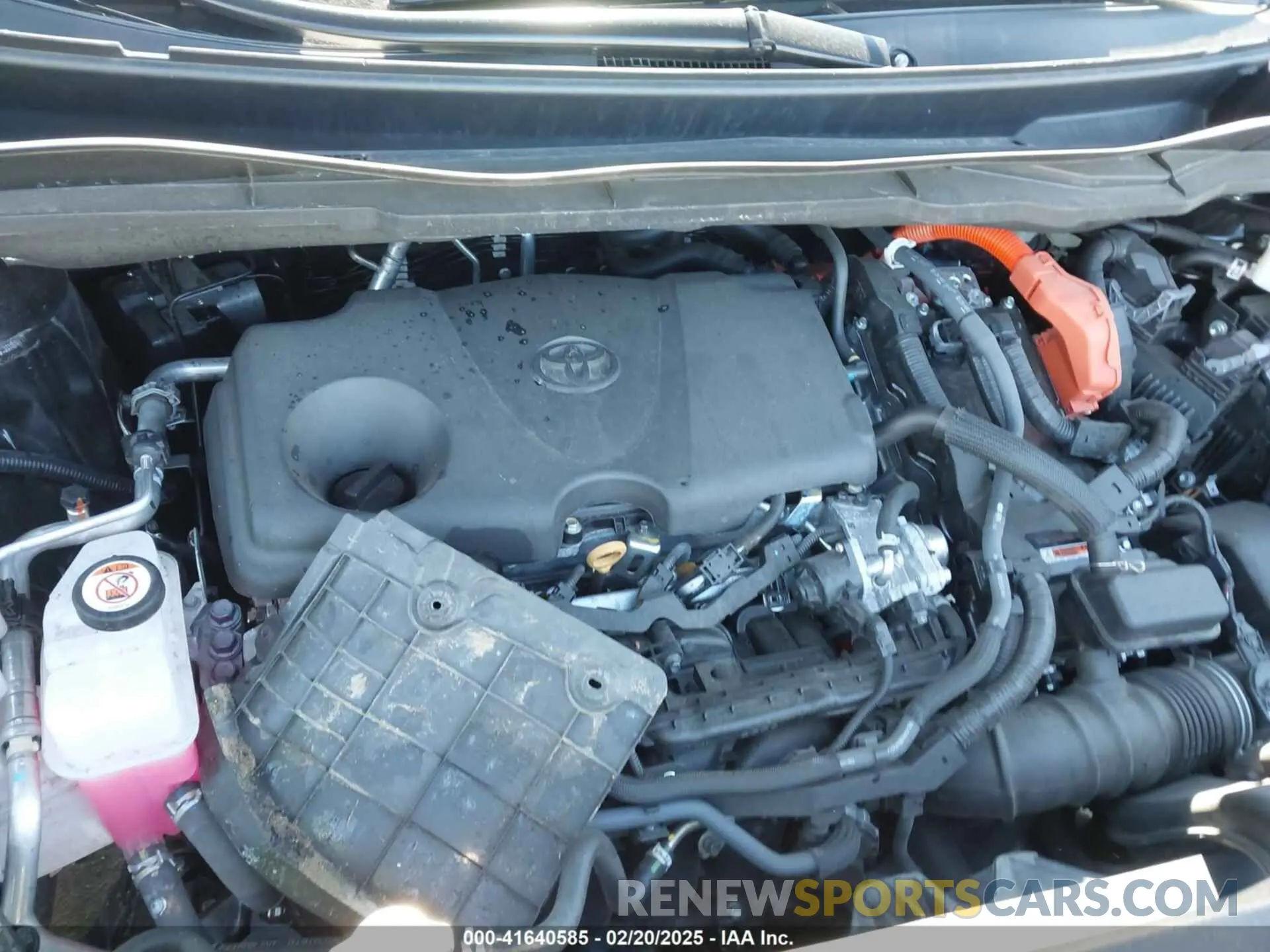 10 Photograph of a damaged car 5TDXSKFC1RS138680 TOYOTA SIENNA 2024