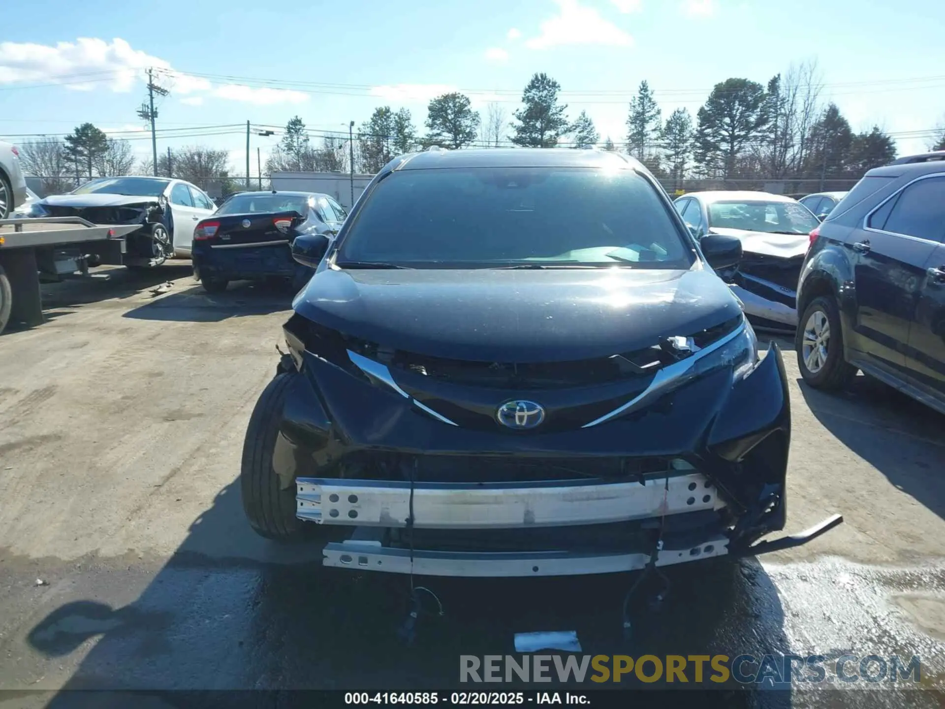 13 Photograph of a damaged car 5TDXSKFC1RS138680 TOYOTA SIENNA 2024