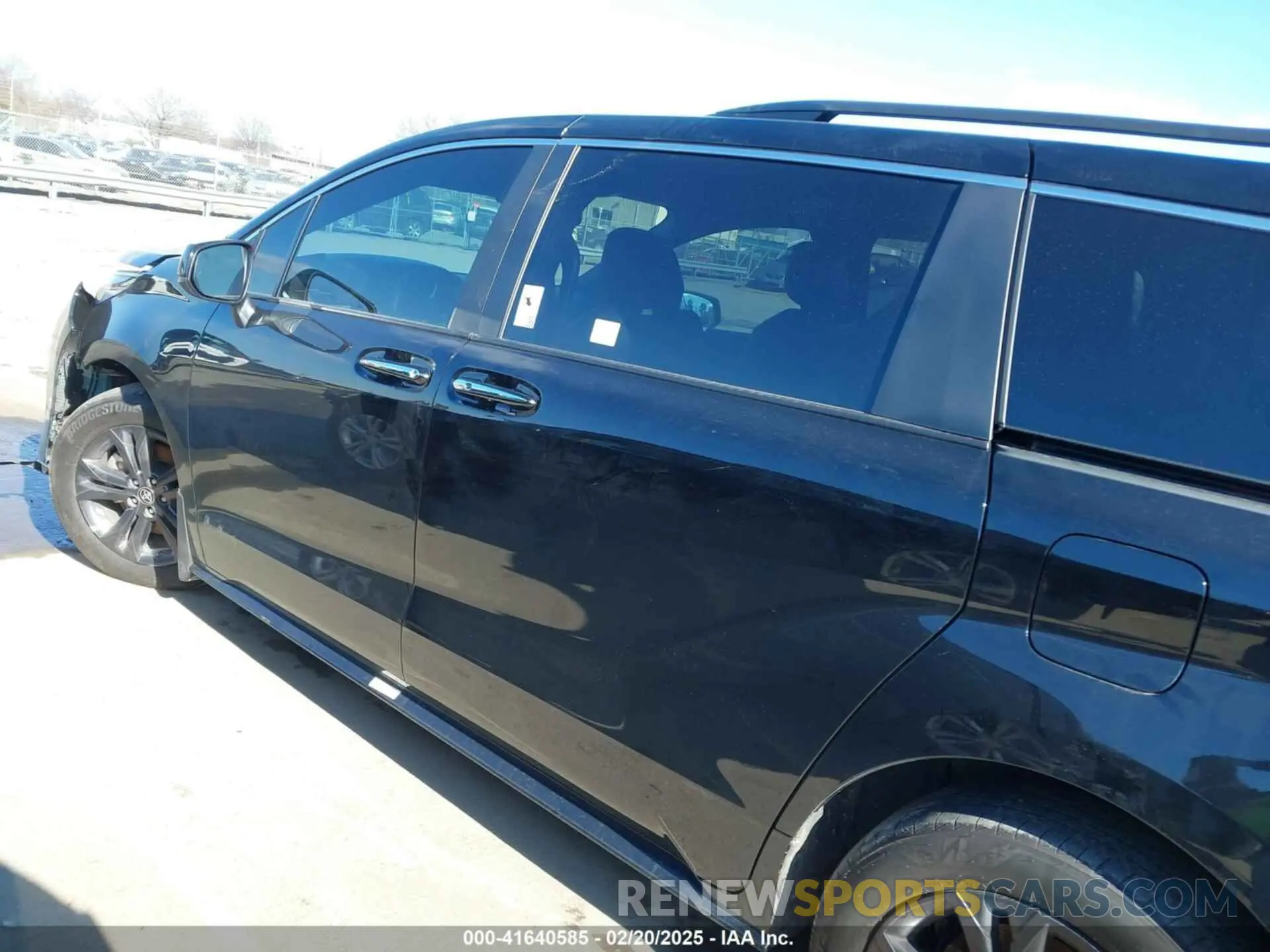 15 Photograph of a damaged car 5TDXSKFC1RS138680 TOYOTA SIENNA 2024