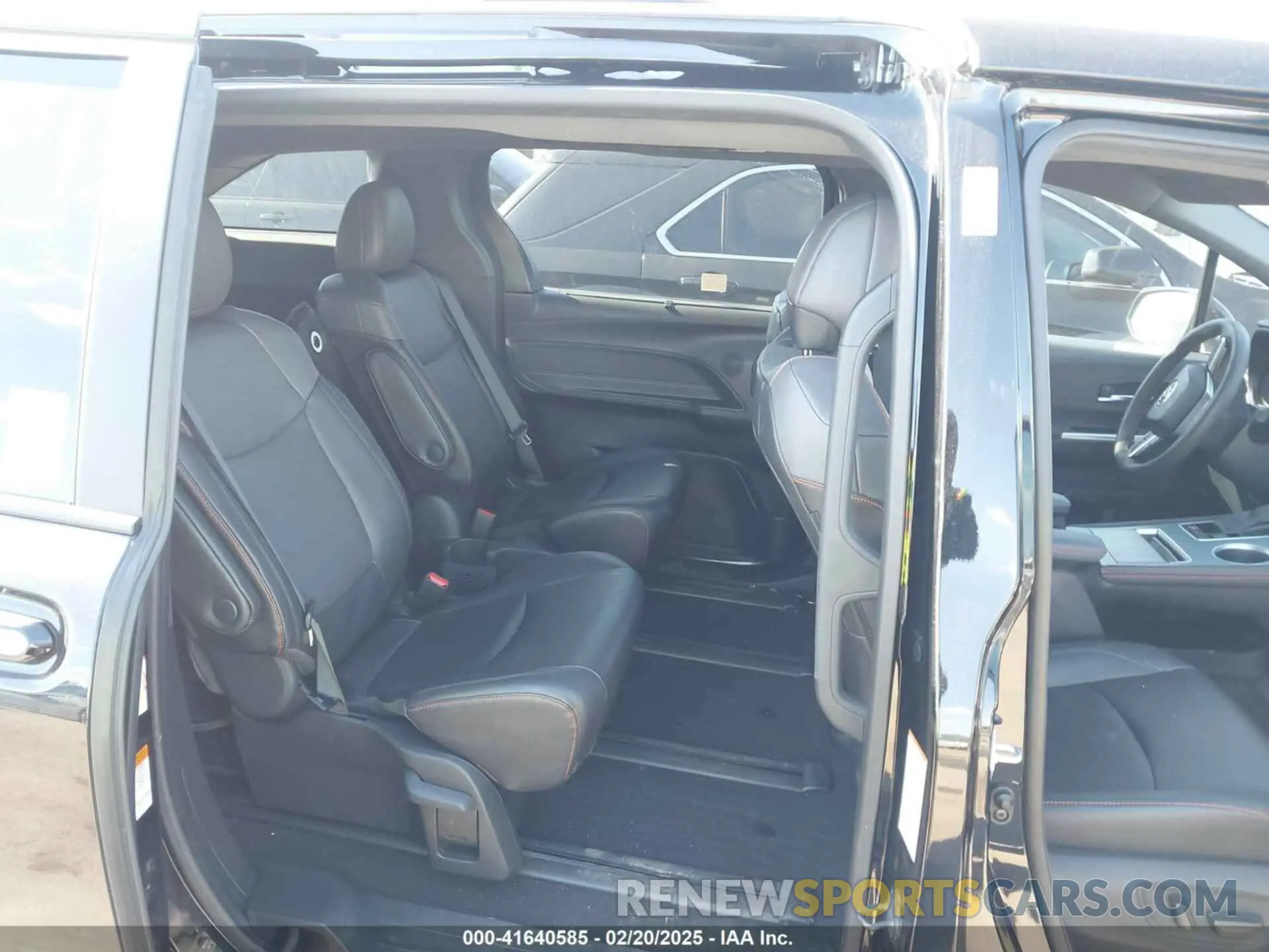 8 Photograph of a damaged car 5TDXSKFC1RS138680 TOYOTA SIENNA 2024