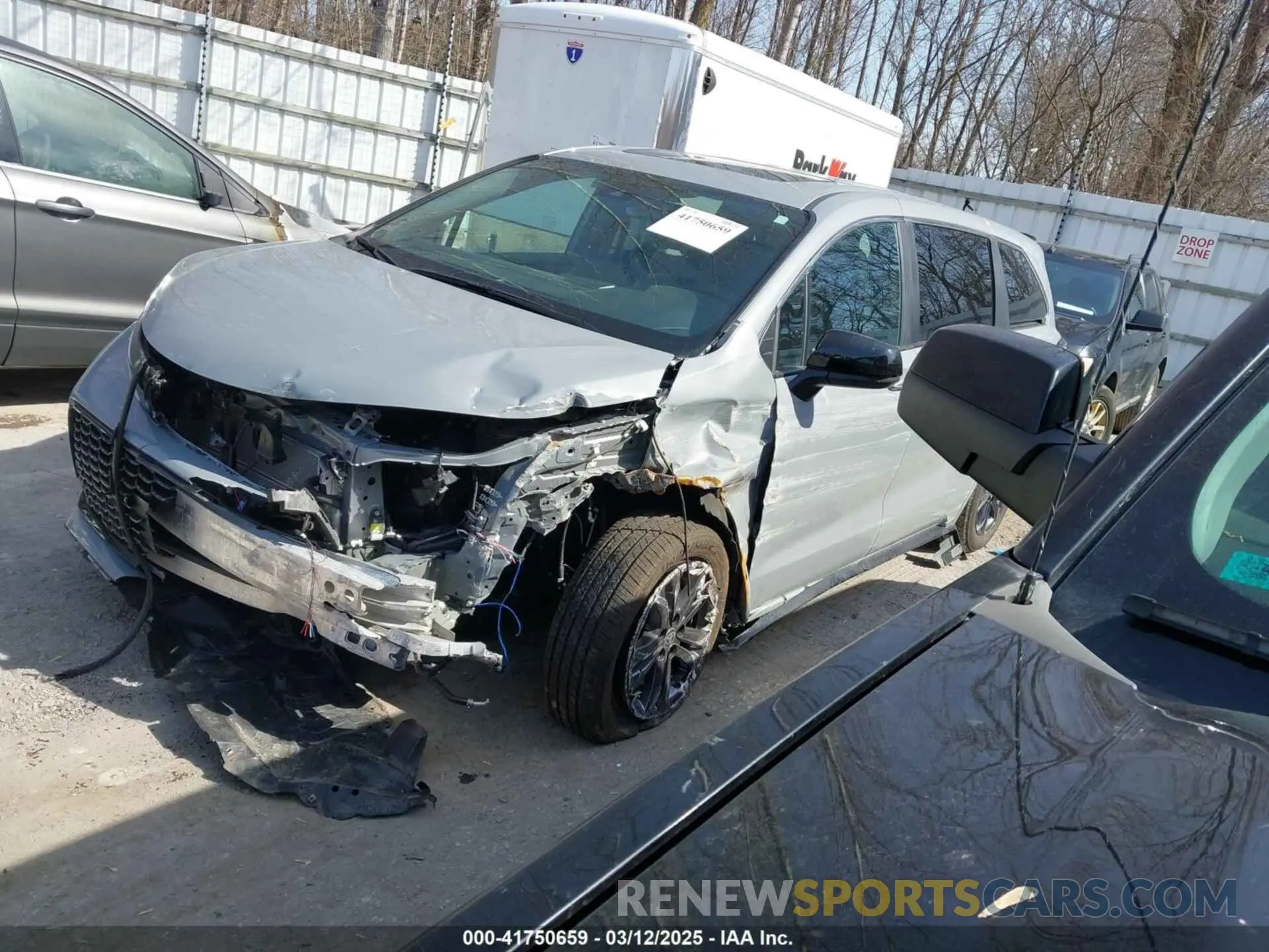 2 Photograph of a damaged car 5TDXSKFC4RS145137 TOYOTA SIENNA 2024