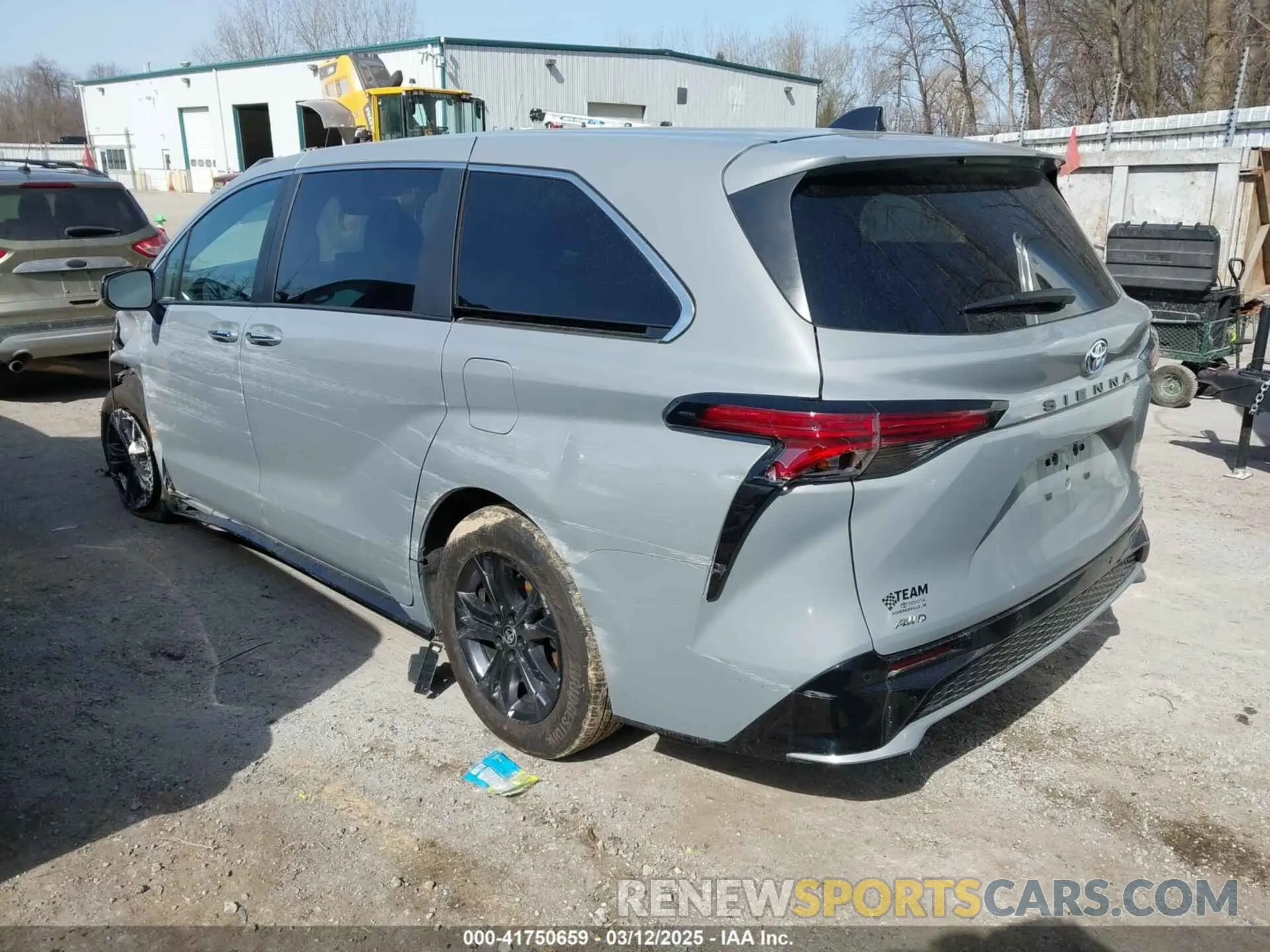 3 Photograph of a damaged car 5TDXSKFC4RS145137 TOYOTA SIENNA 2024